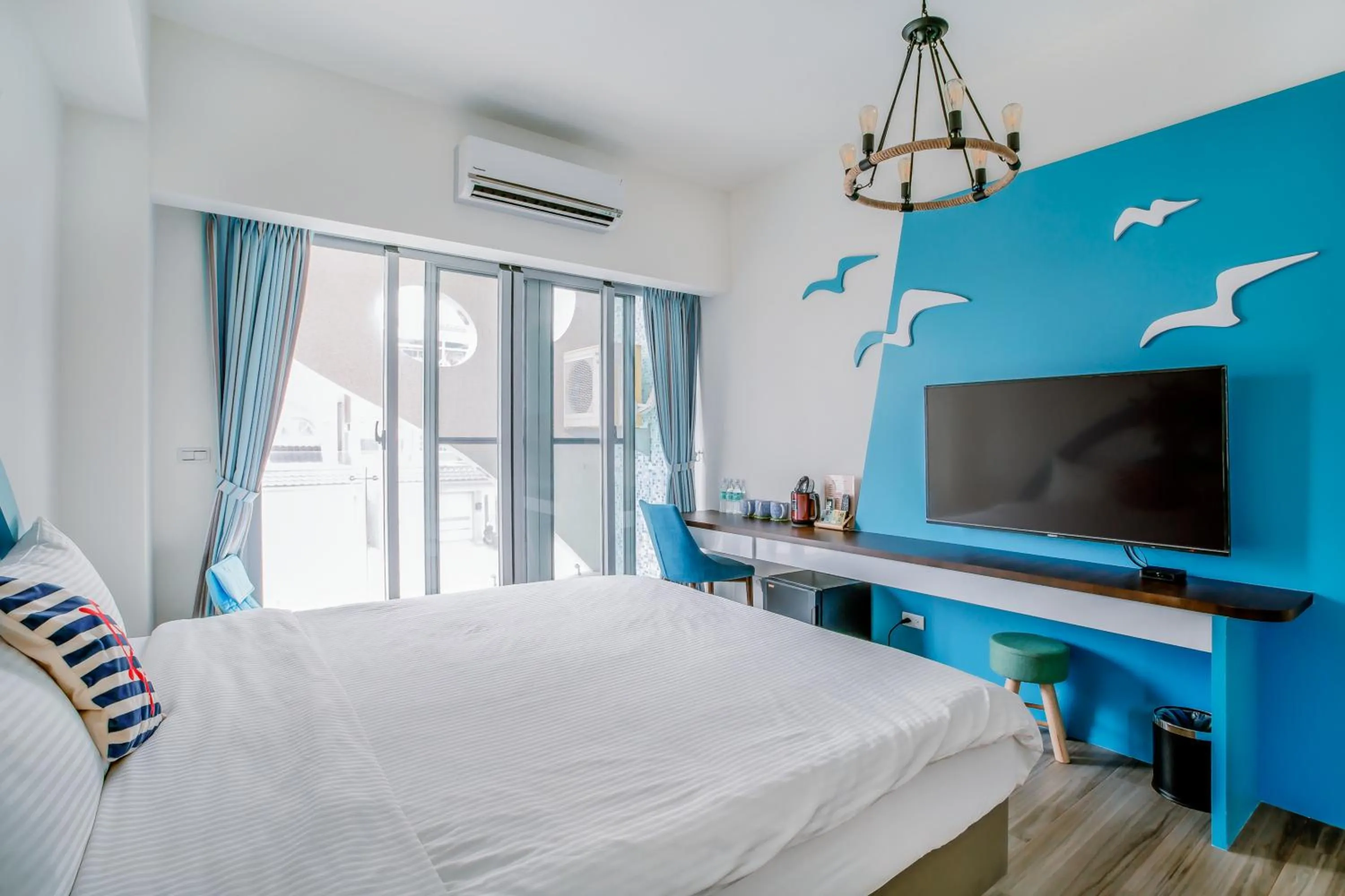 Decorative detail, Bed in Party of the Ocean B&B