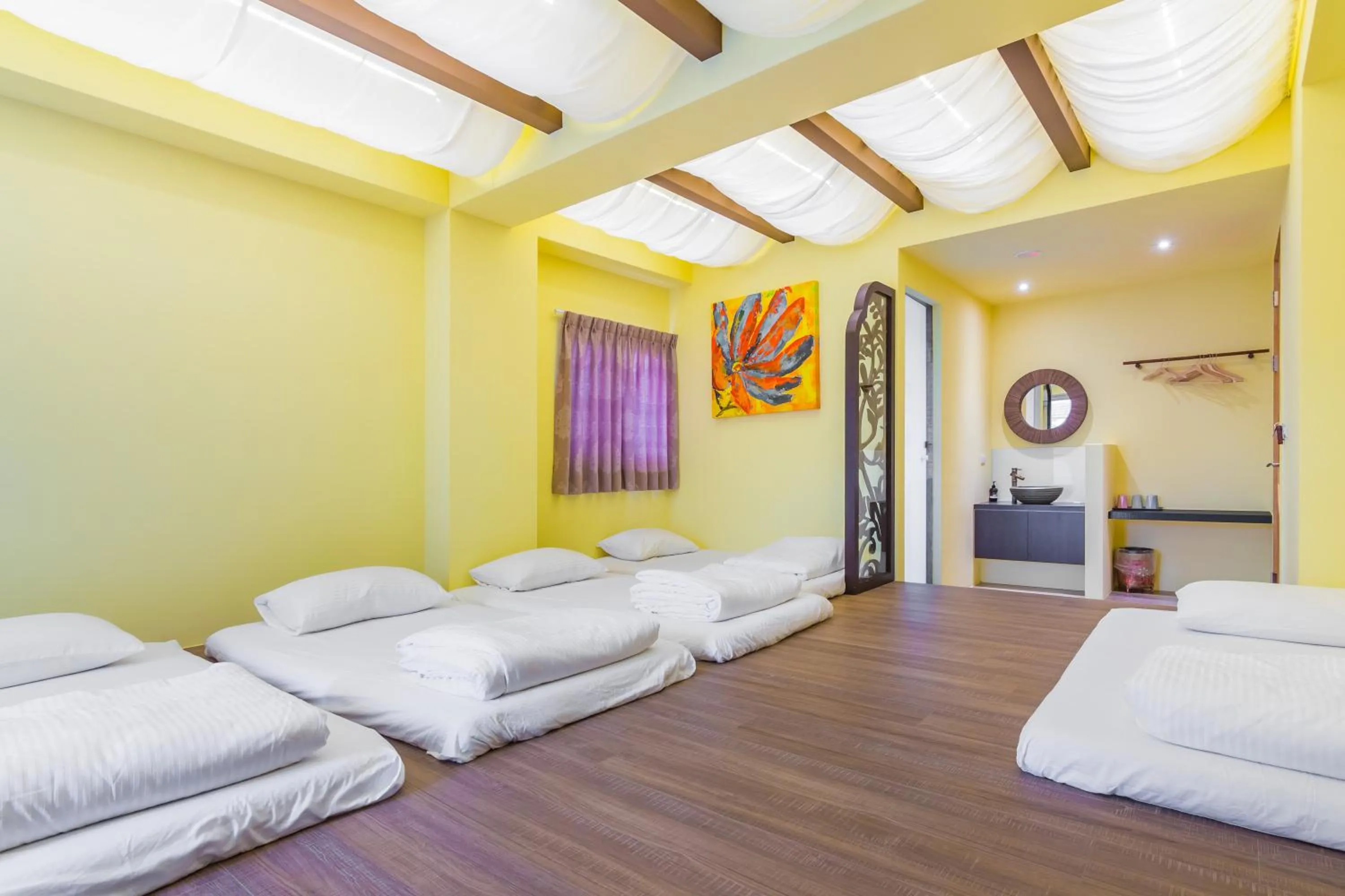 Decorative detail, Bed in Party of the Ocean B&B