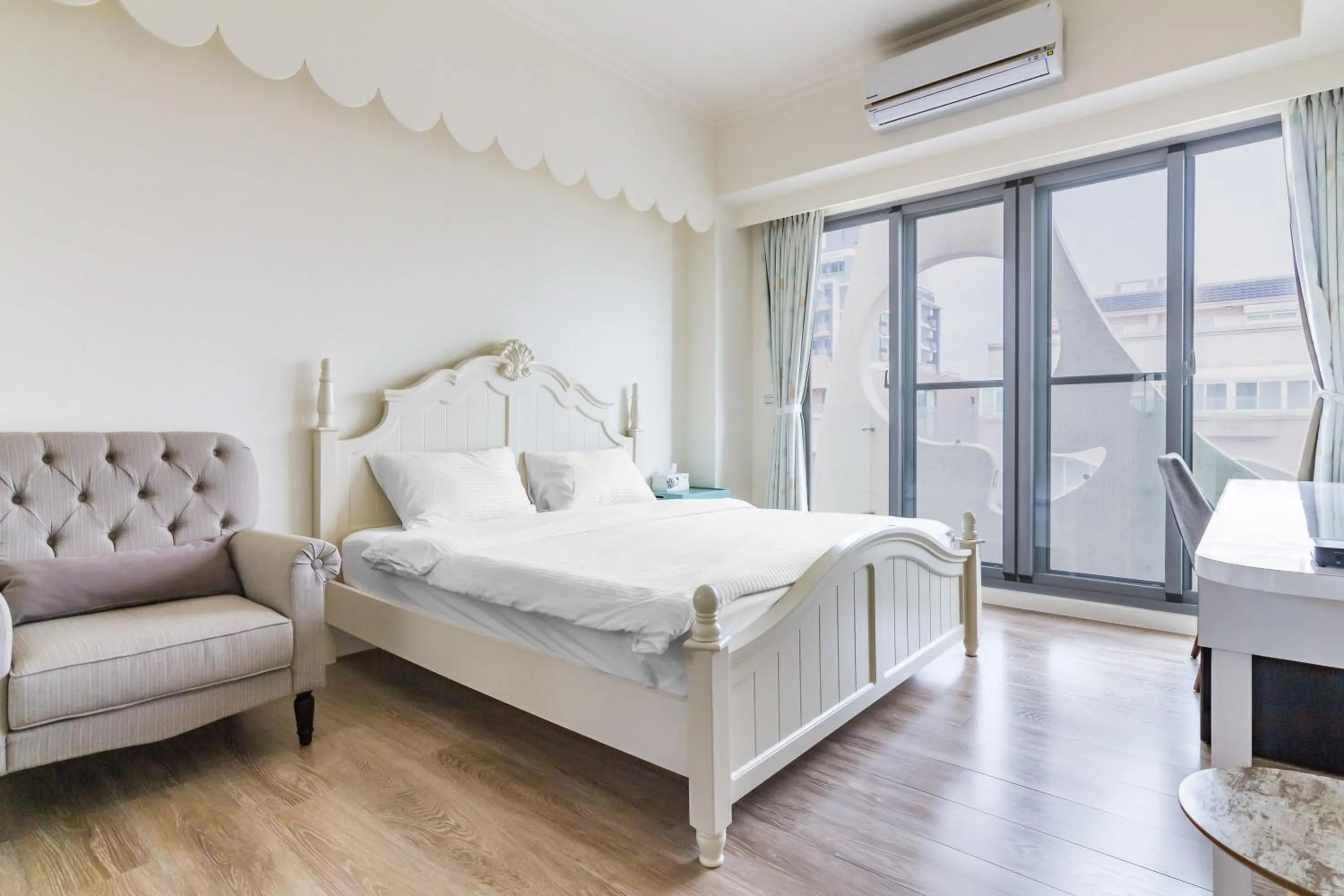 Decorative detail, Bed in Party of the Ocean B&B