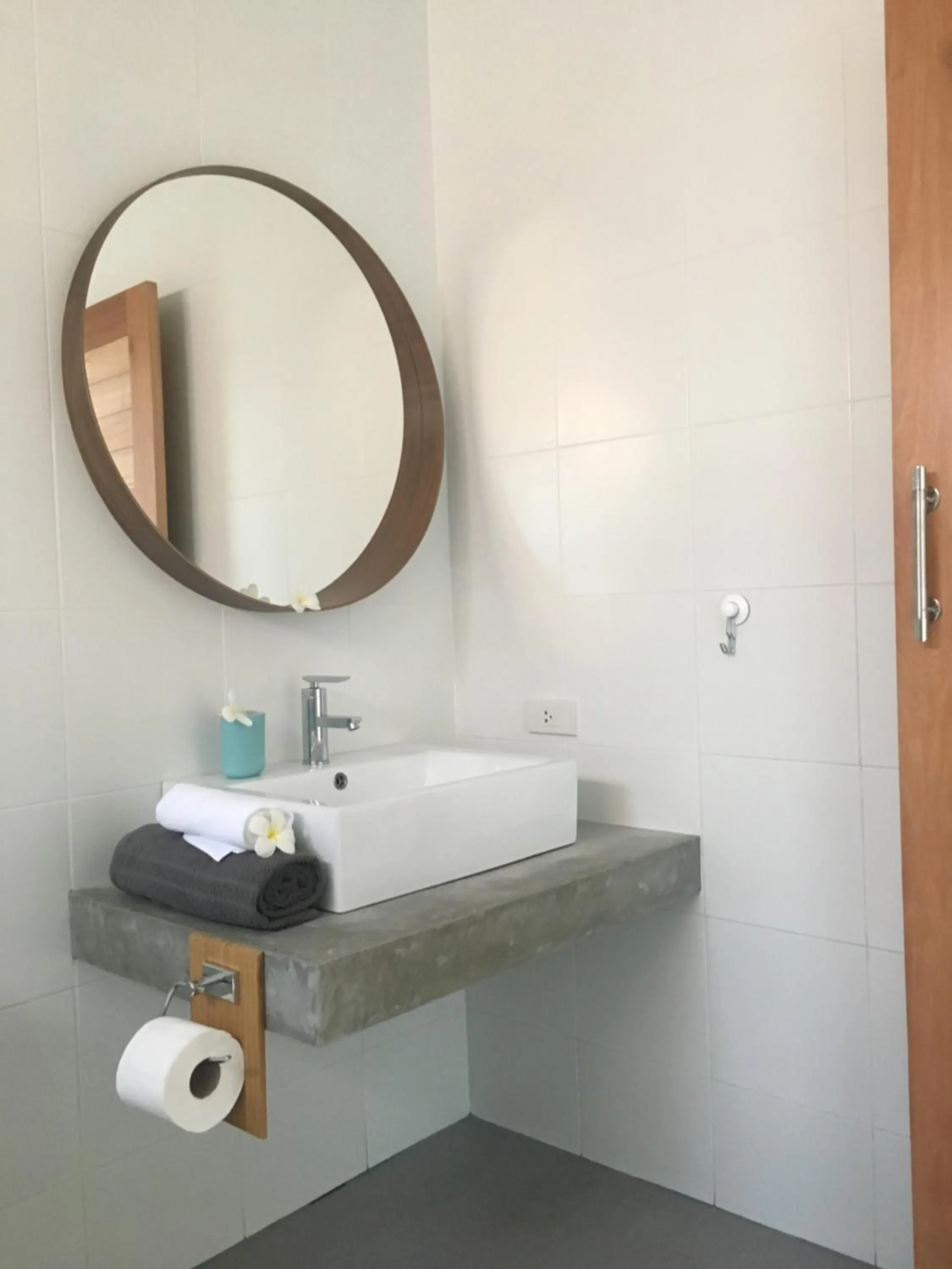 Baan Andaman Sea Surf