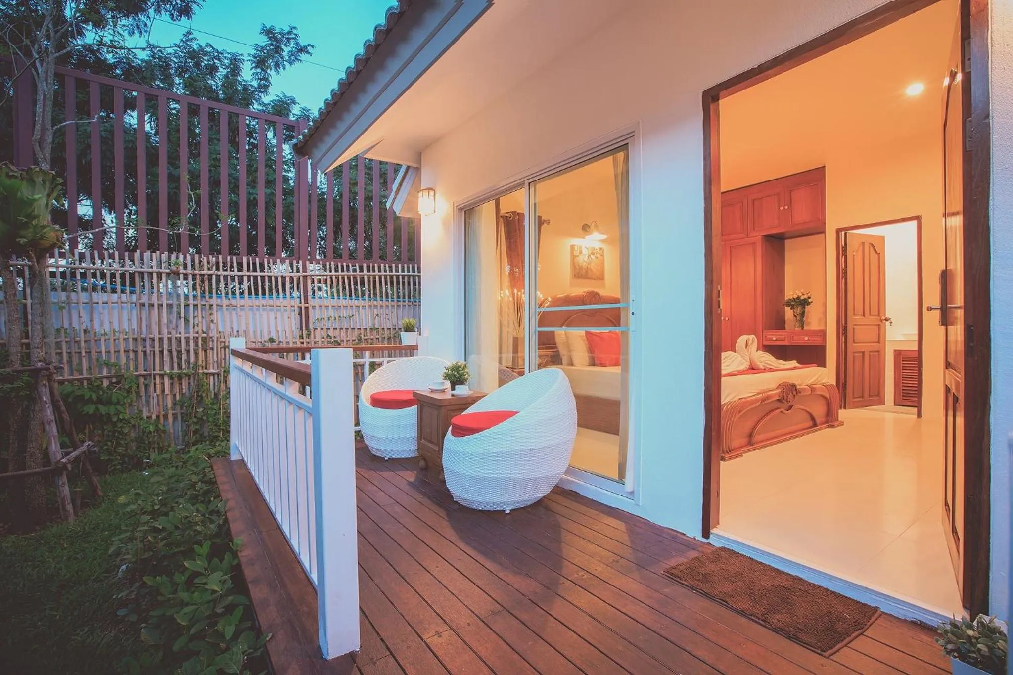 Balcony/Terrace, Bed in S48 Hotel