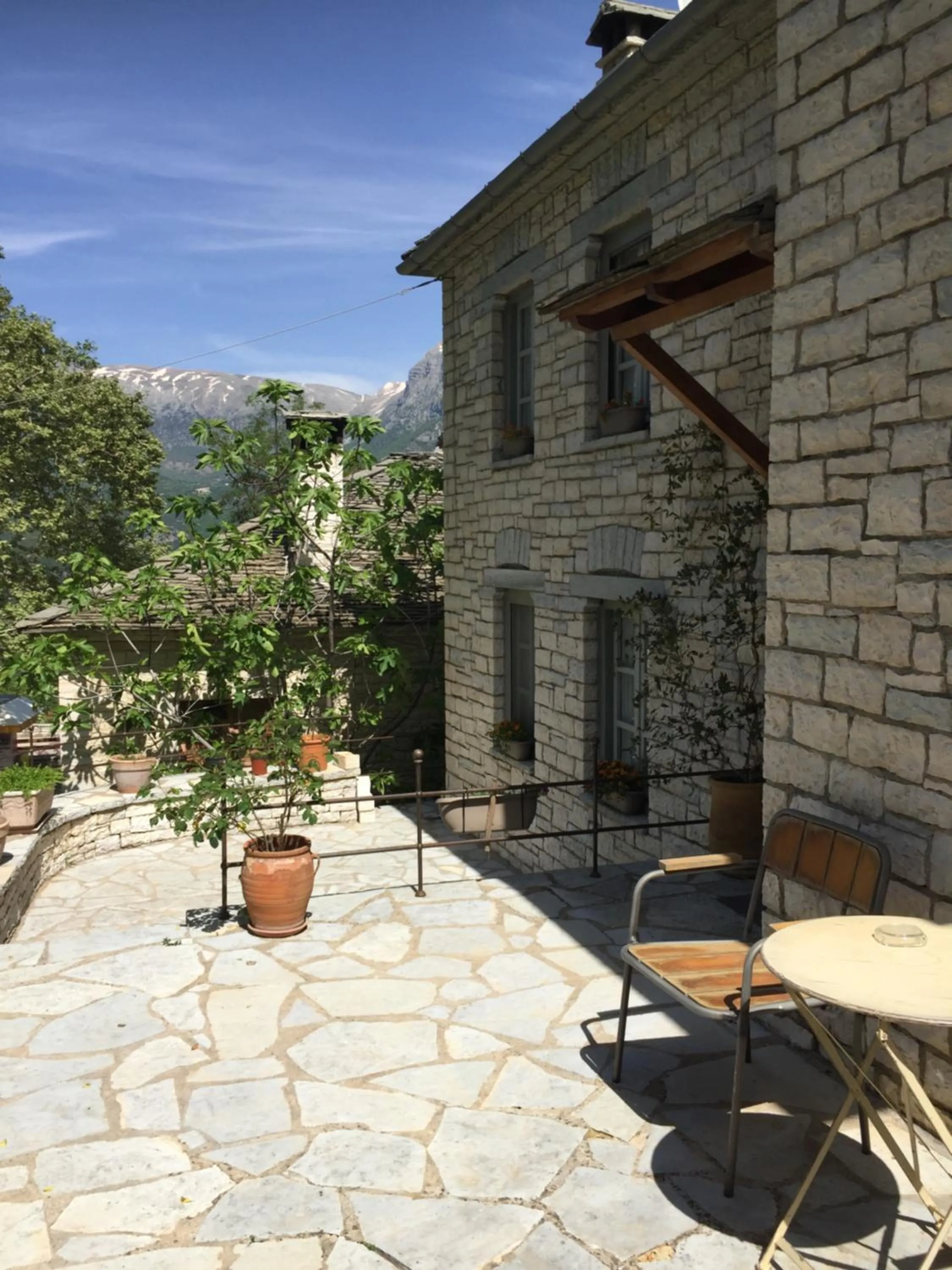 Other in Artsistas Houses