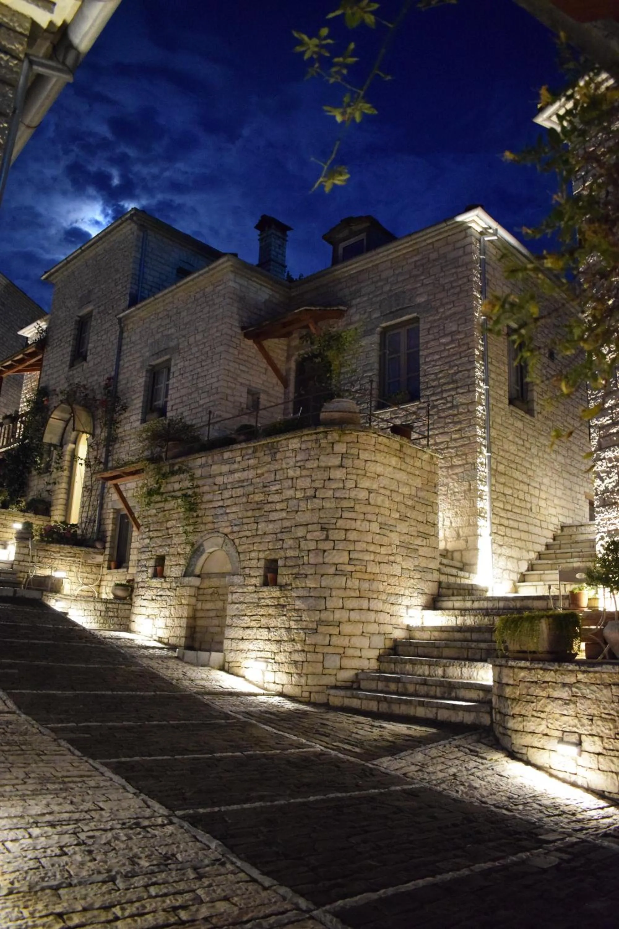 Property building in Artsistas Houses