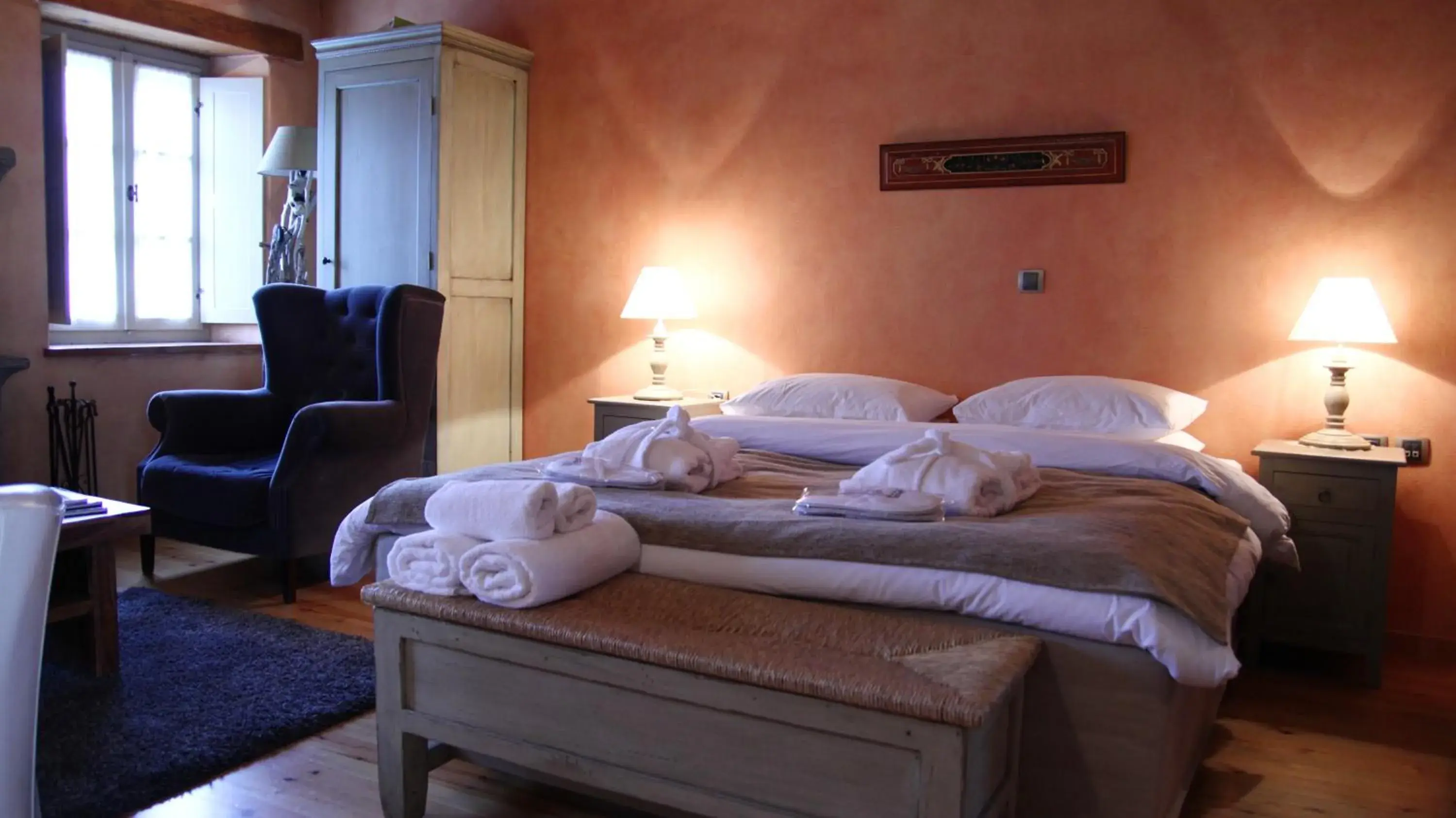 Deluxe Apartment with Fireplace (2 Adults) in Artsistas Houses Deluxe Apartment with Fireplace (2 Adults) in Artsistas Houses