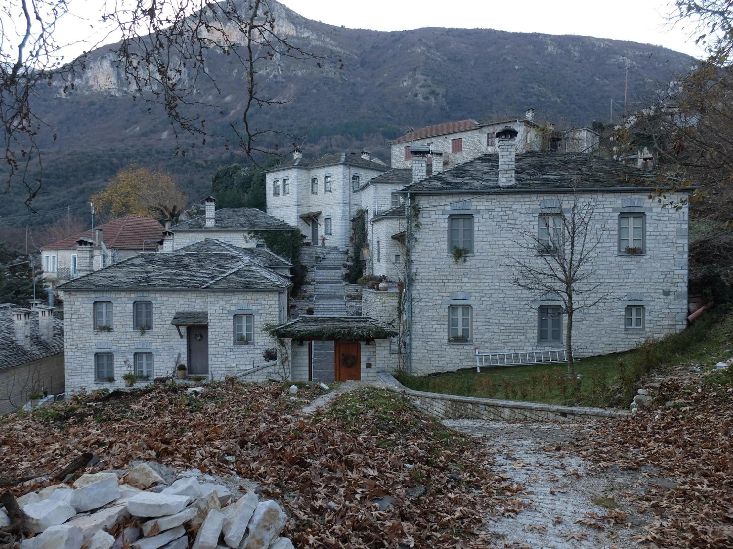 Property building in Artsistas Houses