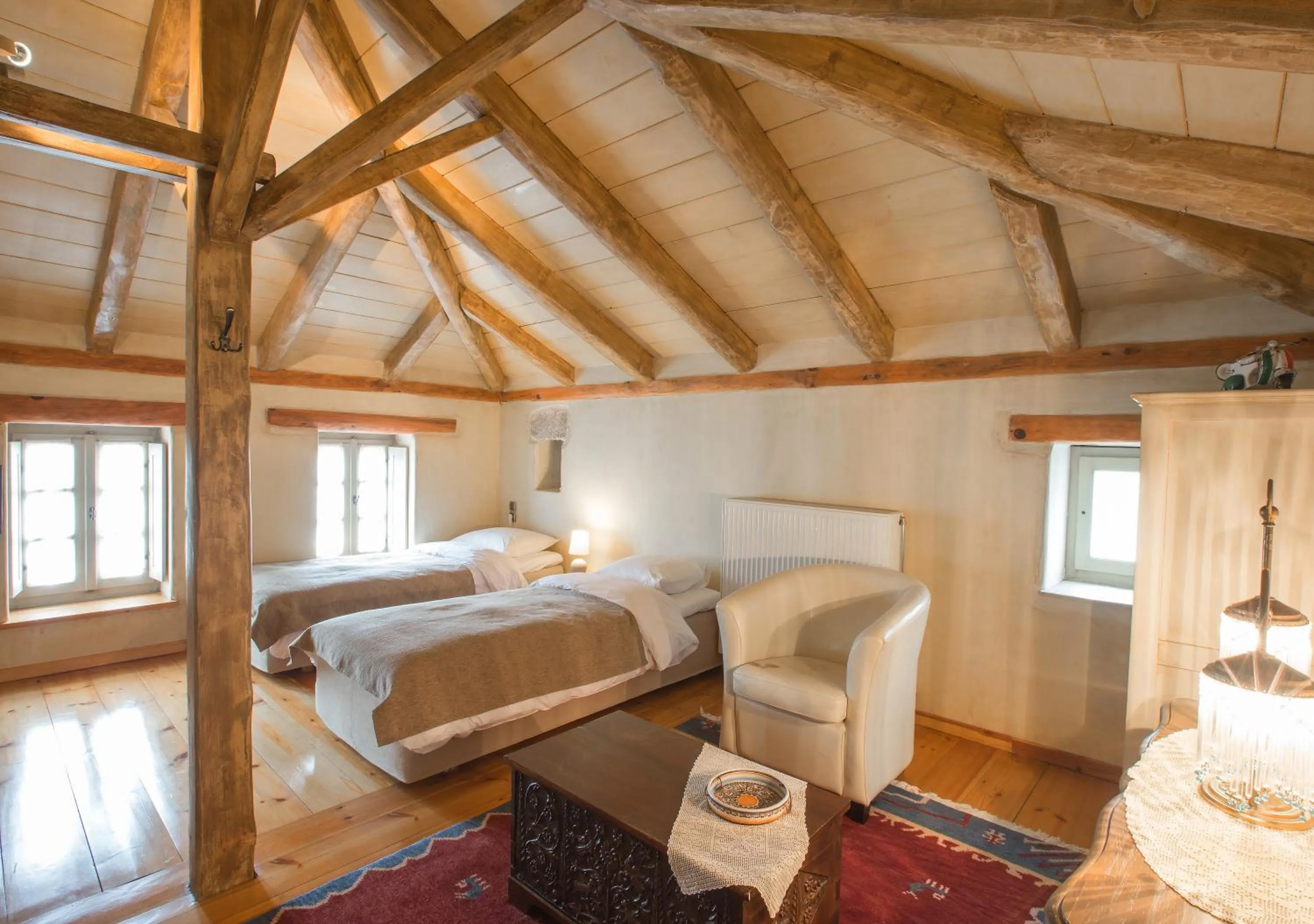 Photo of the whole room, Bed in Artsistas Houses