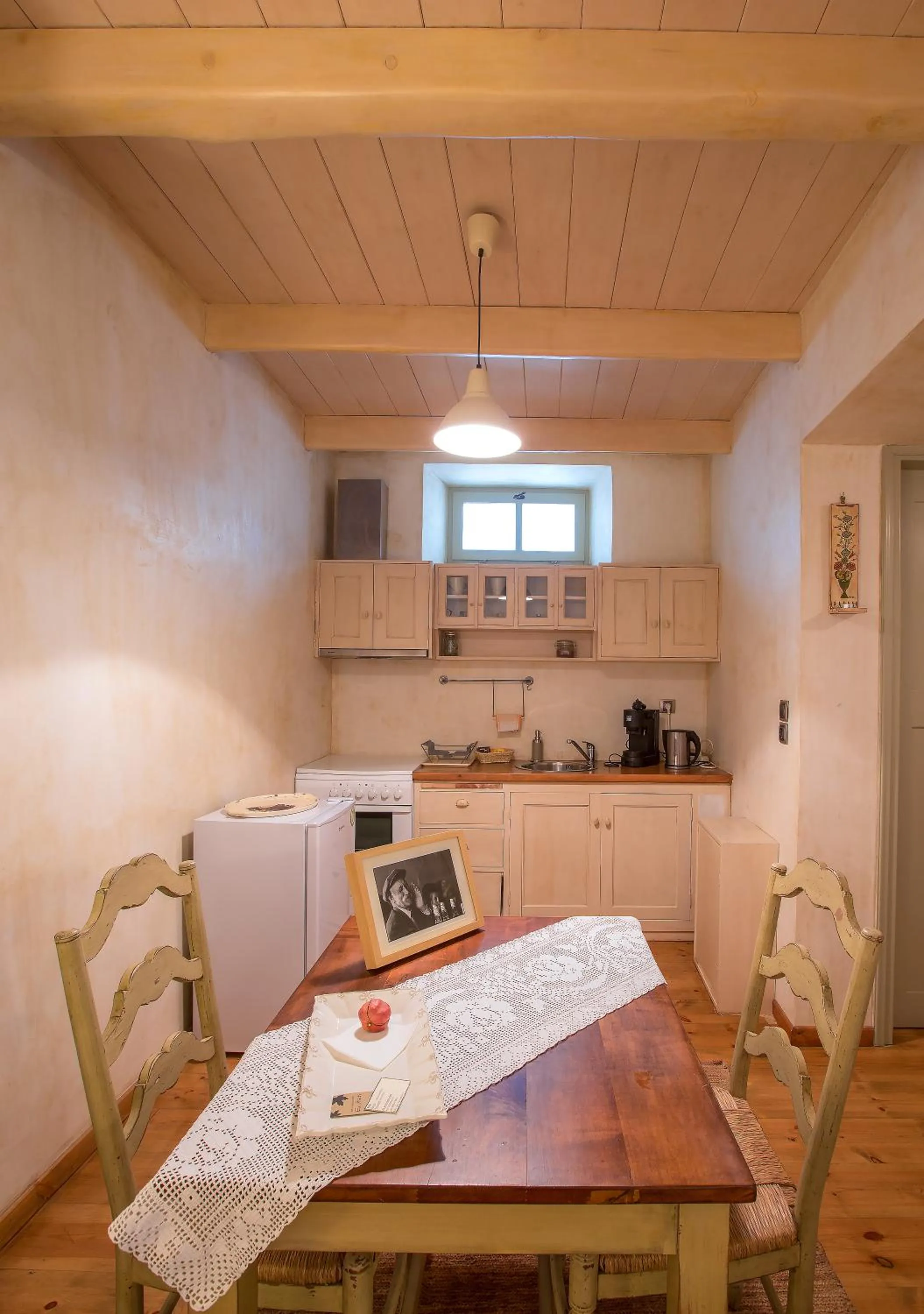 Photo of the whole room in Artsistas Houses