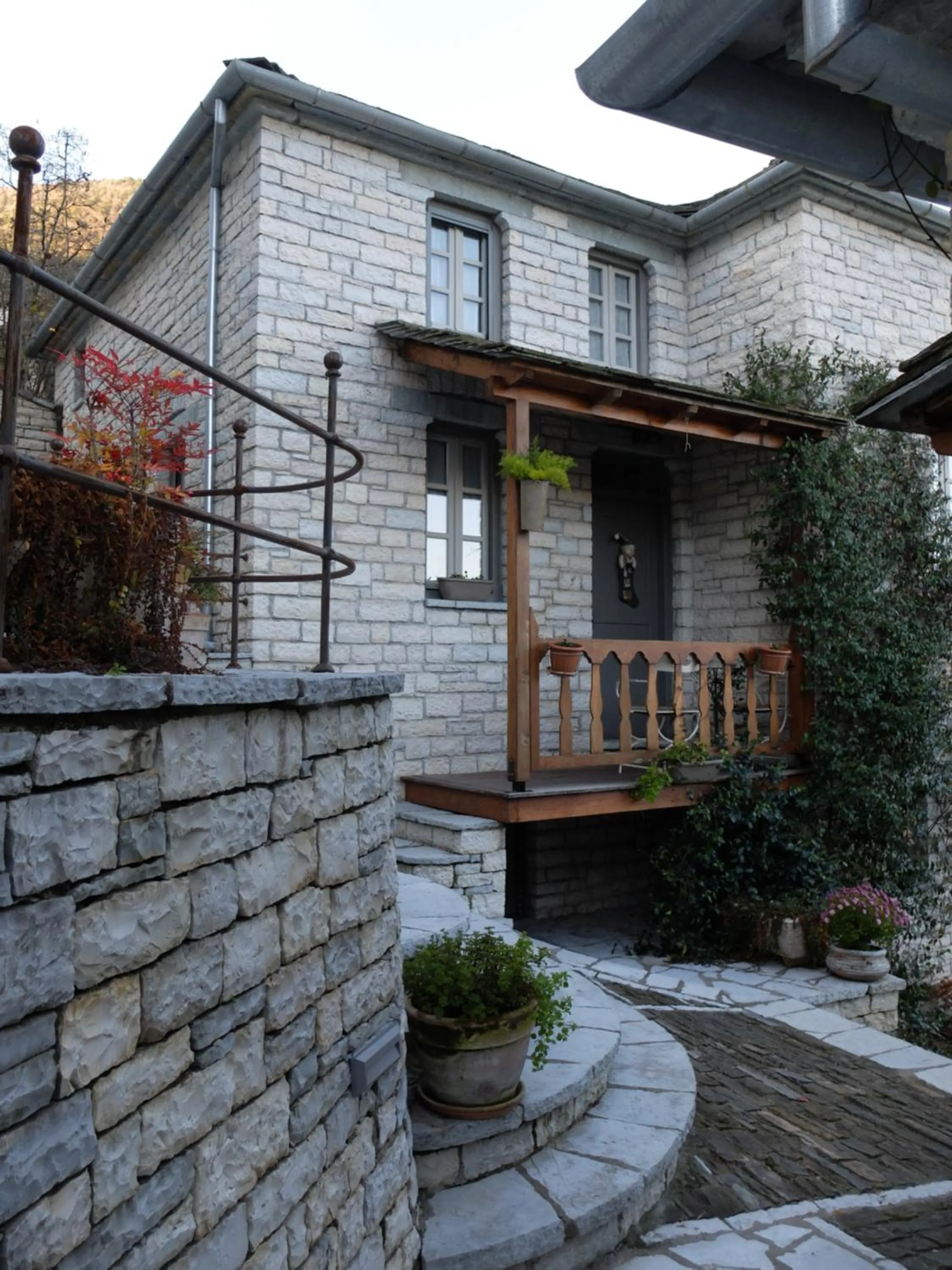 Property building in Artsistas Houses