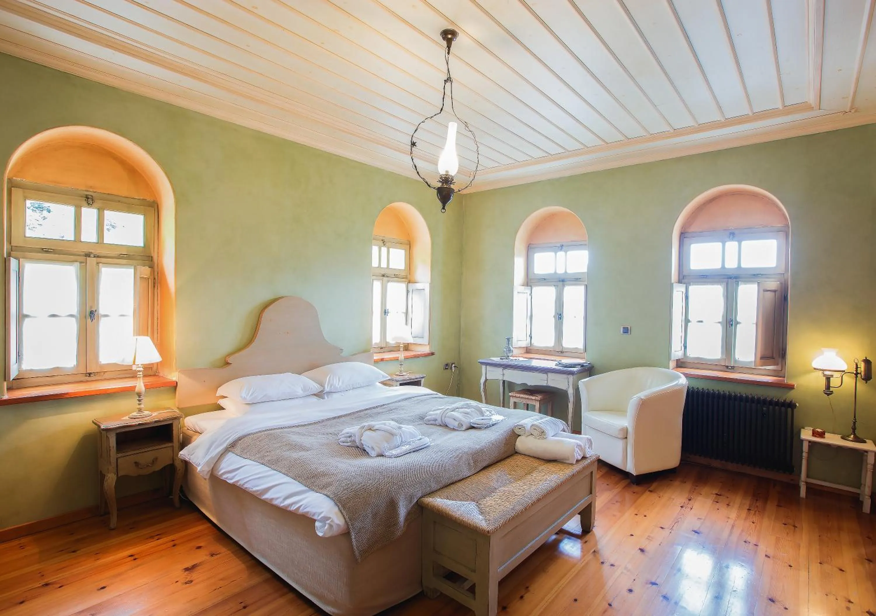 Photo of the whole room, Bed in Artsistas Houses