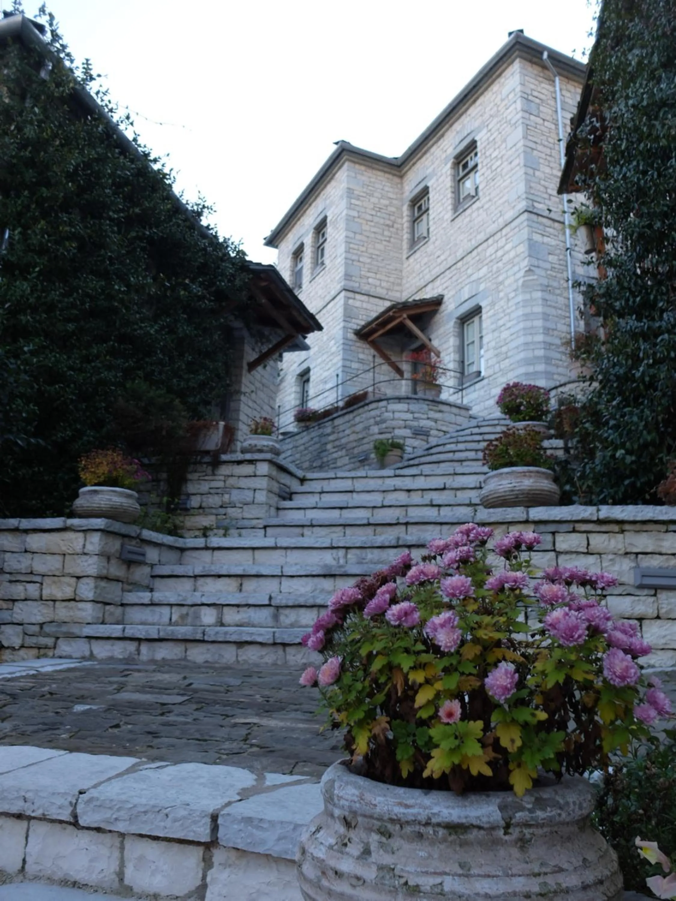 Property building in Artsistas Houses