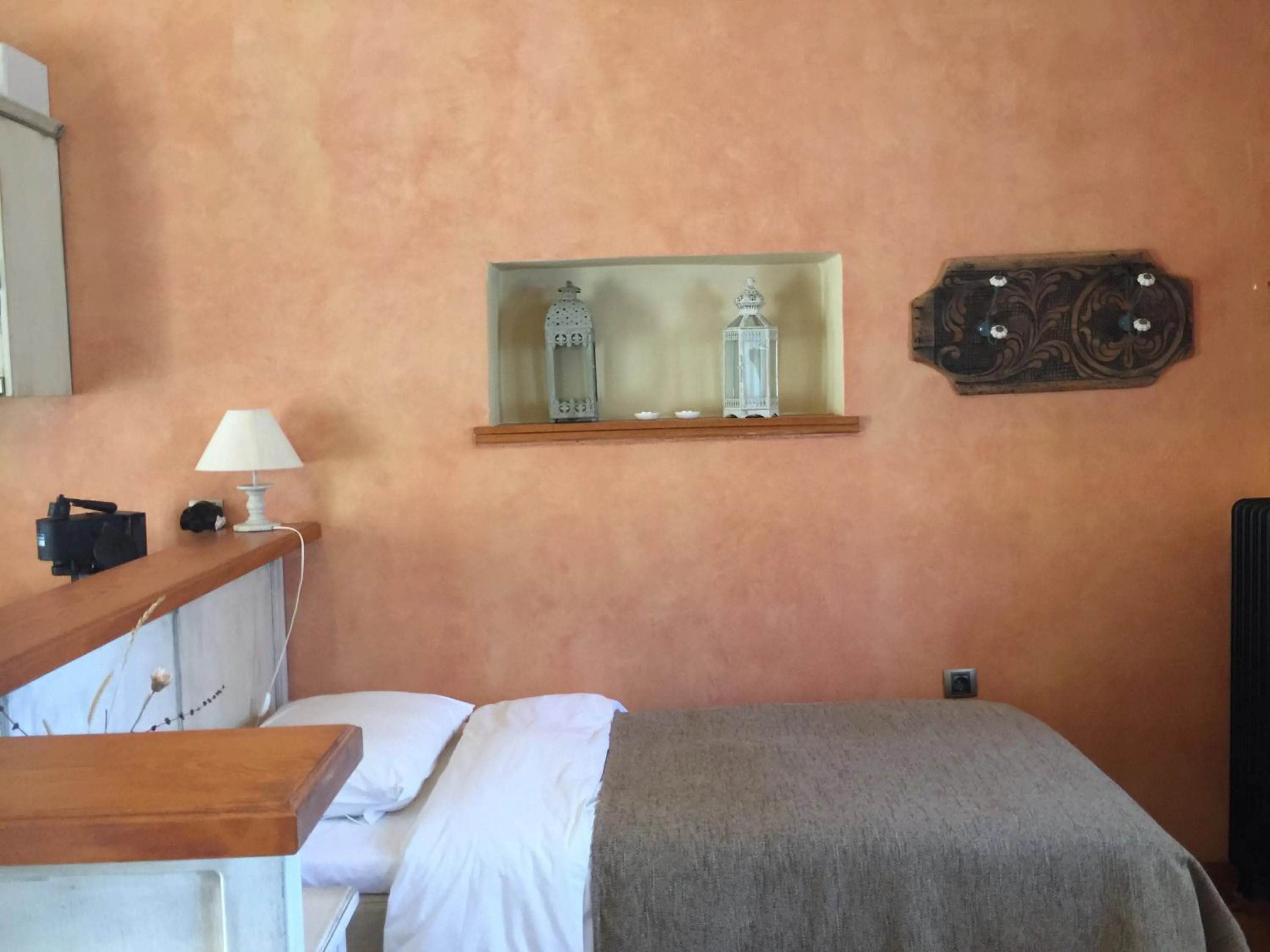 Photo of the whole room, Bed in Artsistas Houses