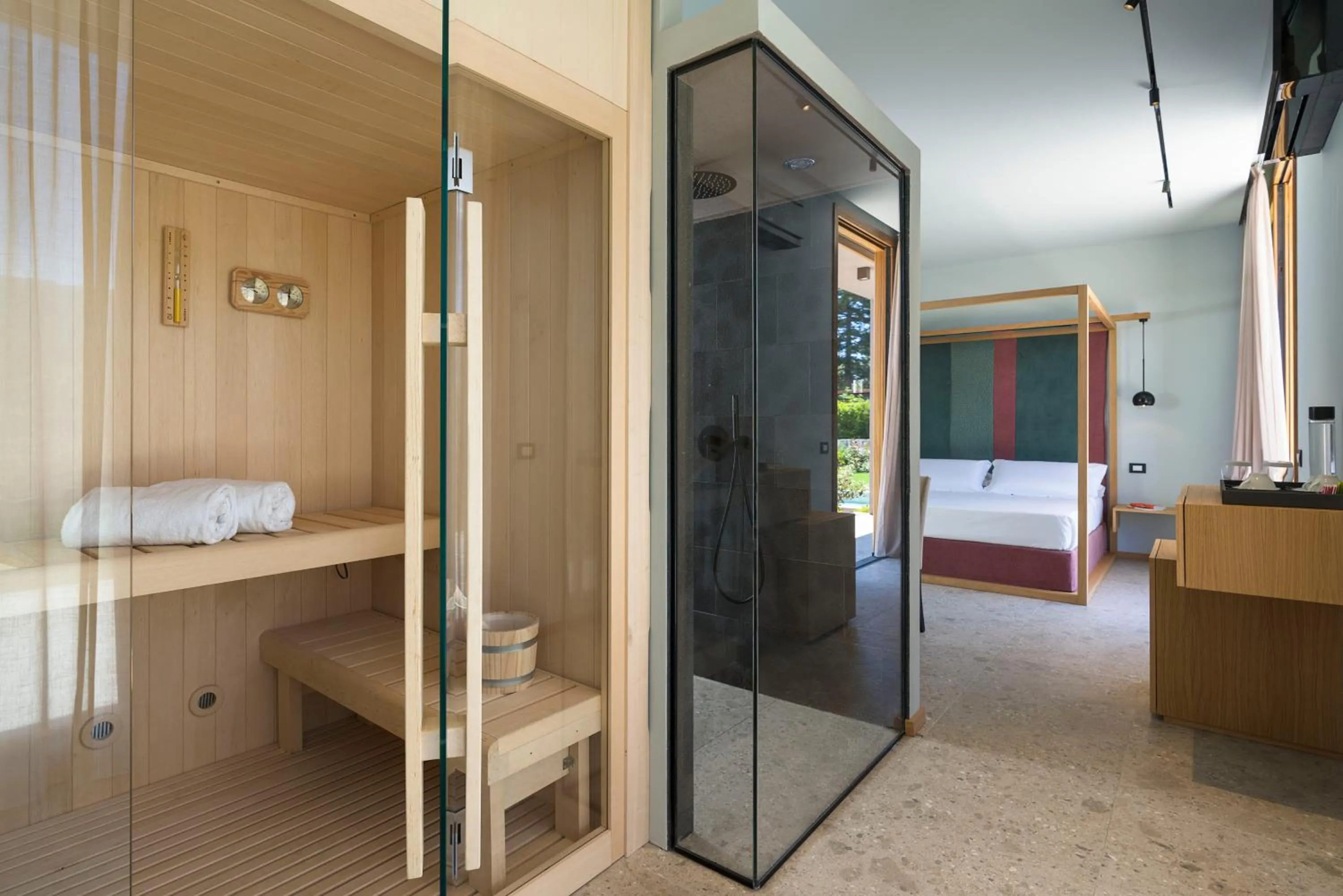 Shower, Bed in Villa Neri Resort & Spa
