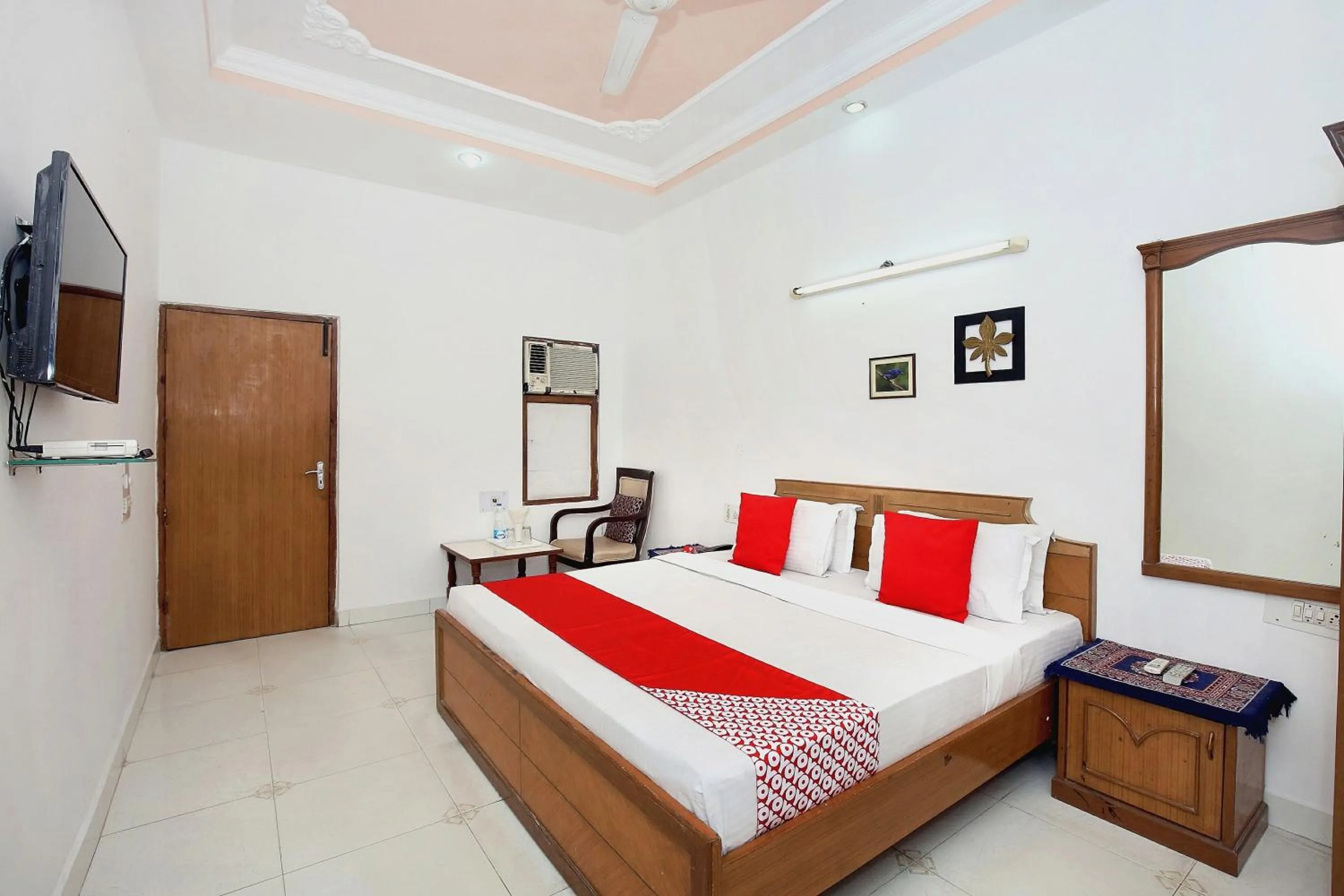 Bedroom, Bed in Hotel O Queensland