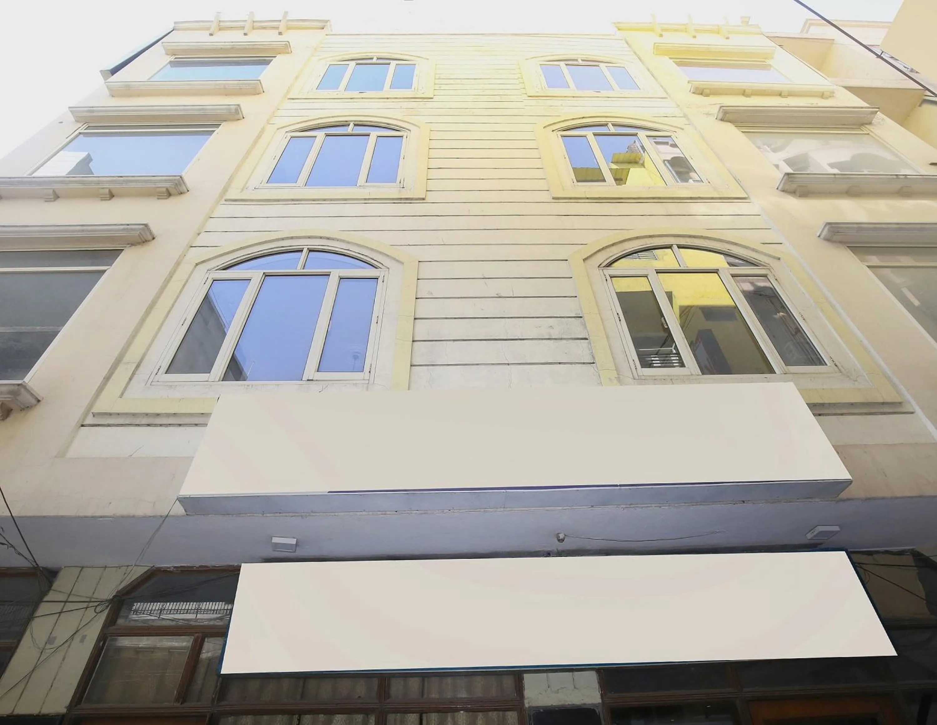 Facade/entrance in Hotel O Queensland