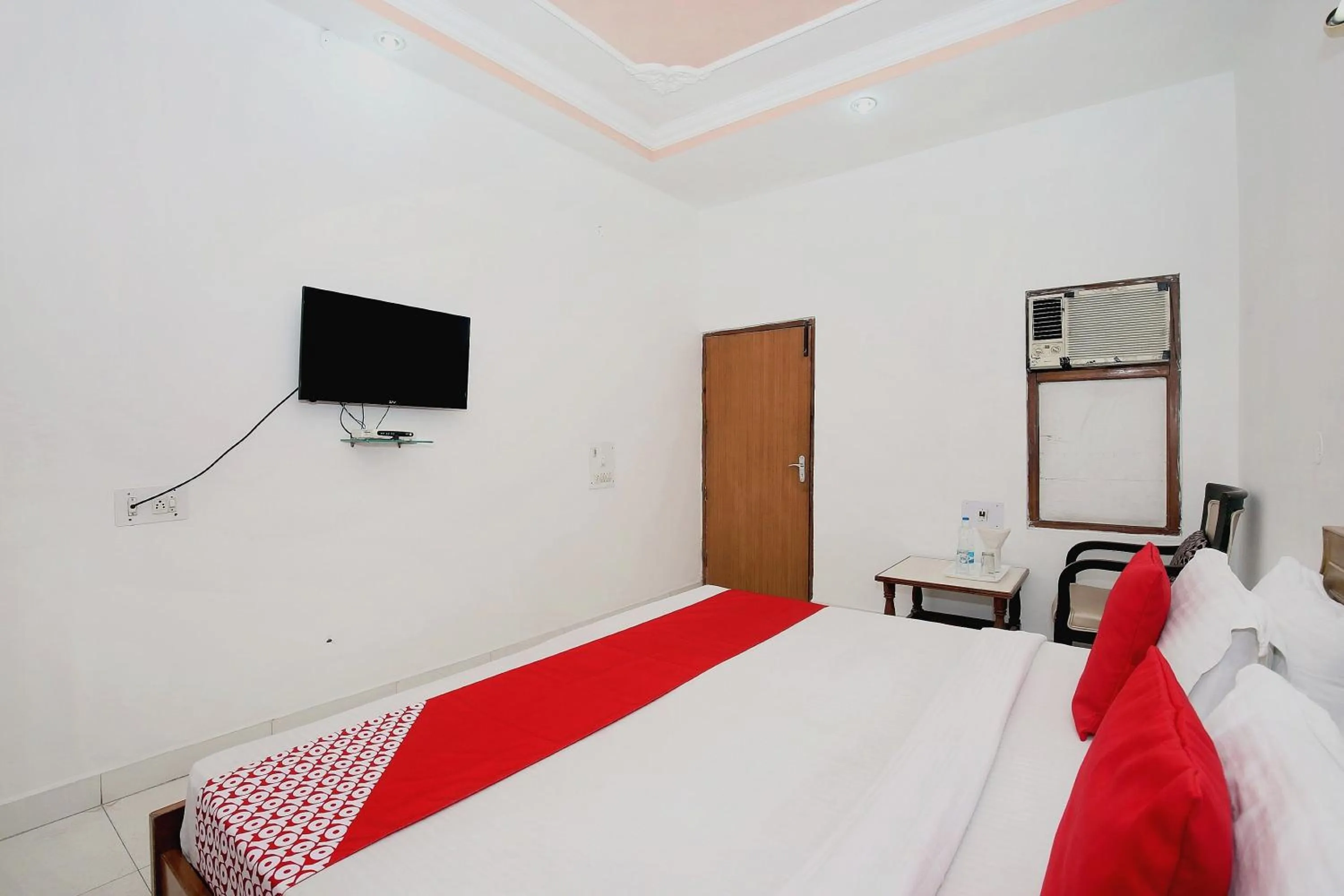 Other, Bed in Hotel O Queensland