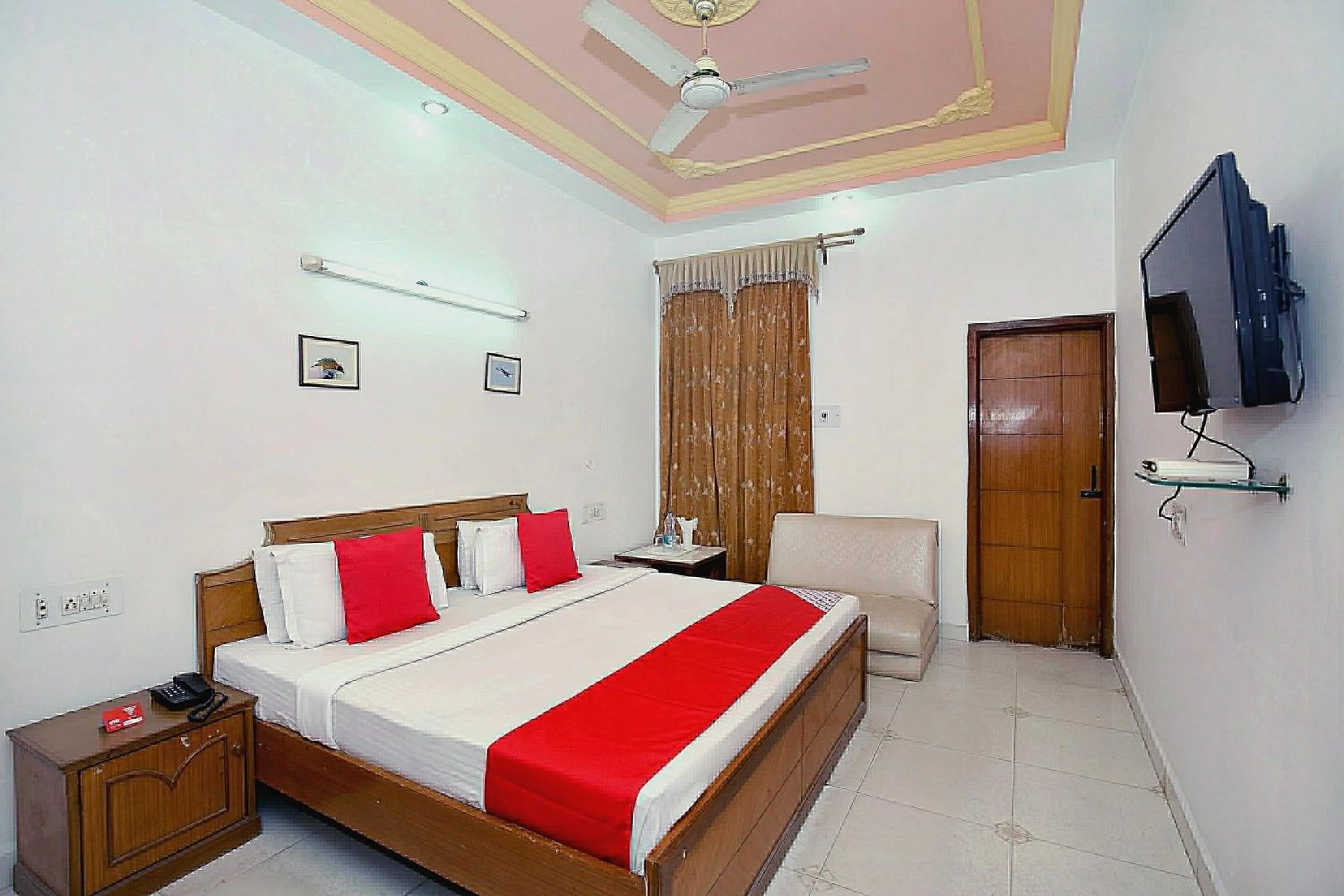 Other, Bed in Hotel O Queensland