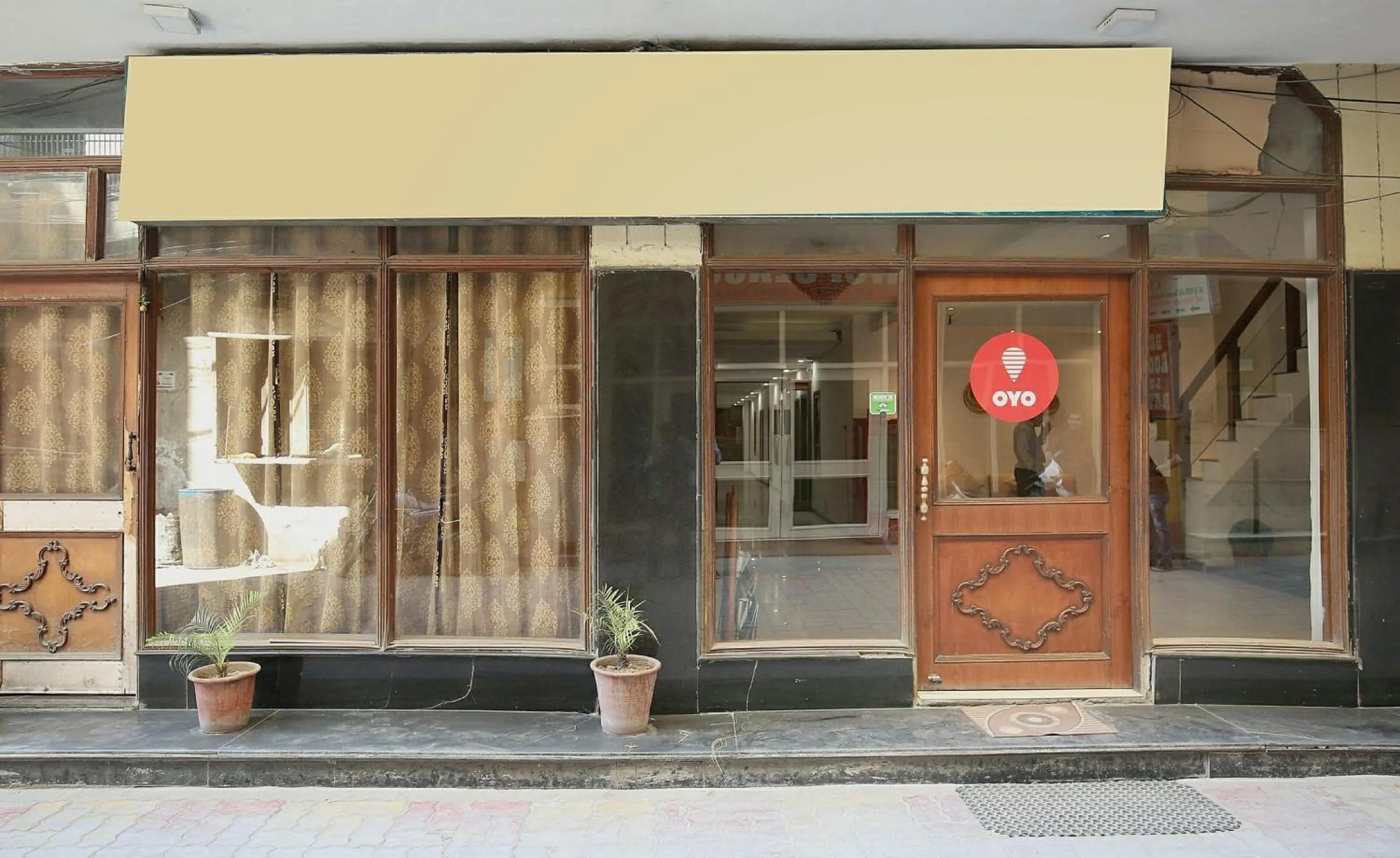 Facade/entrance in Hotel O Queensland