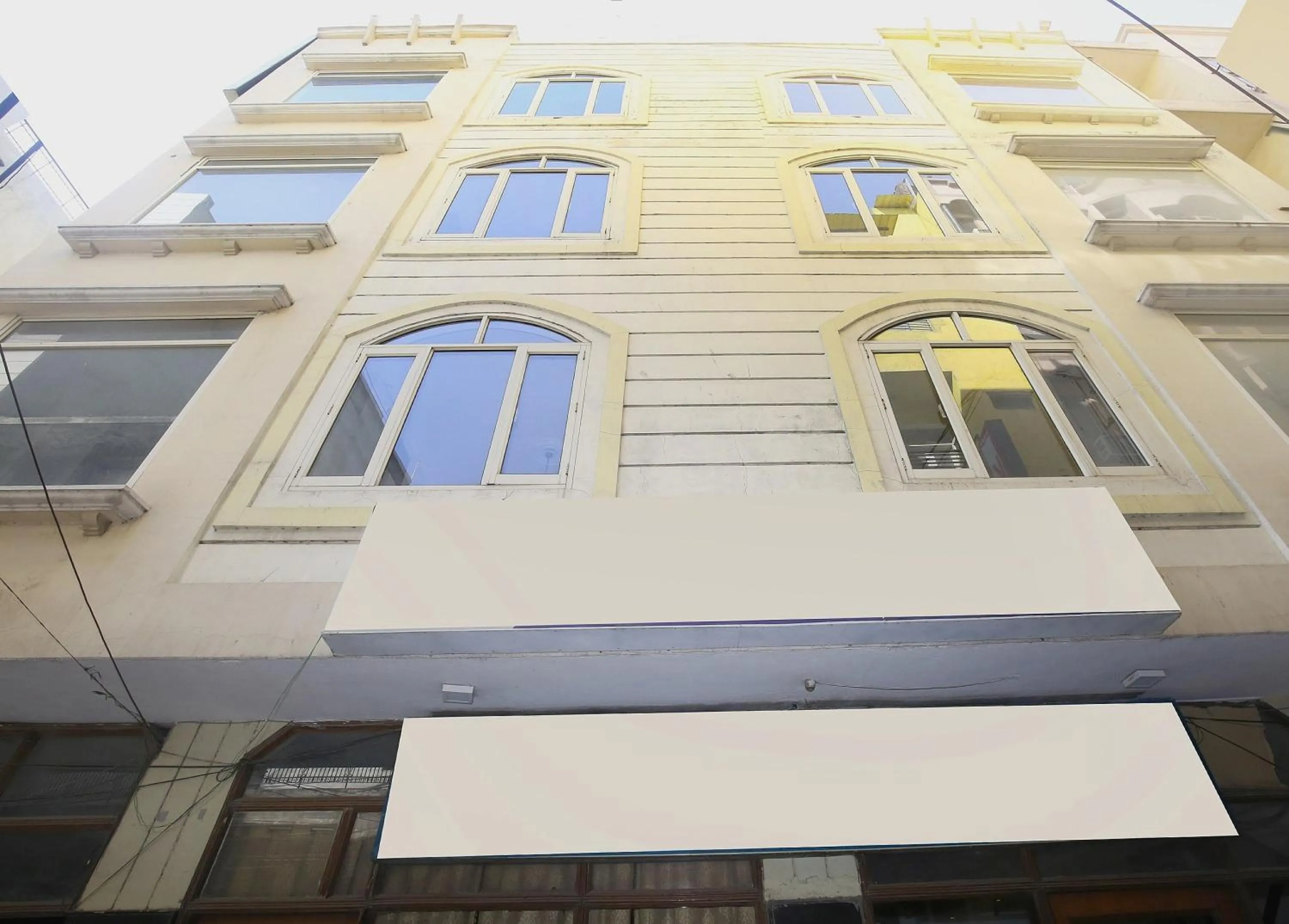 Facade/entrance in Hotel O Queensland