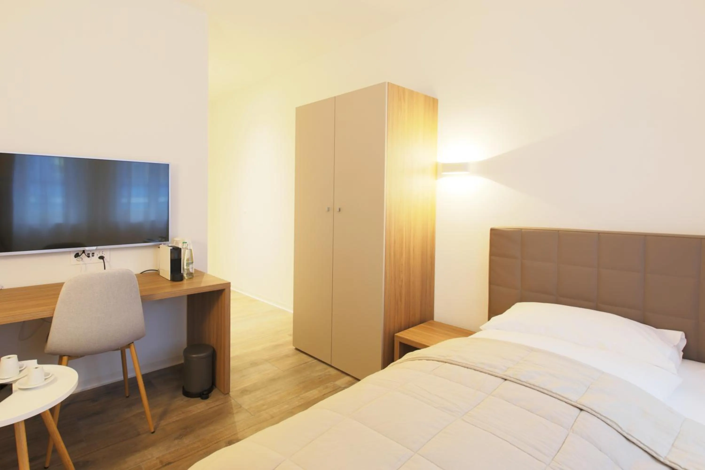 Photo of the whole room, Bed in Hotel Work Life Residence am Bahnhof
