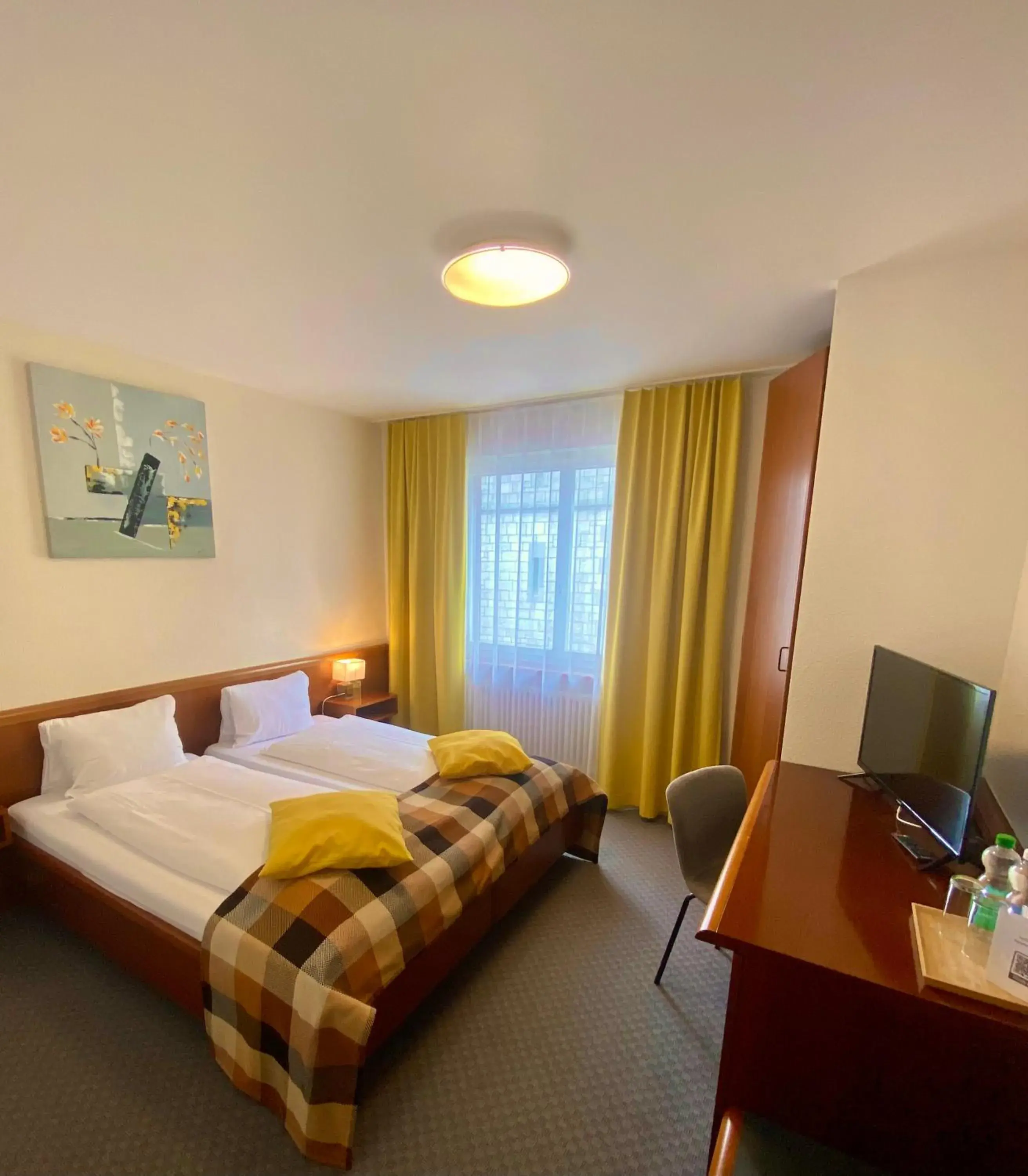 Standard Double Room in Gasthof zum Roten Löwen Standard Double Room in Gasthof zum Roten Löwen