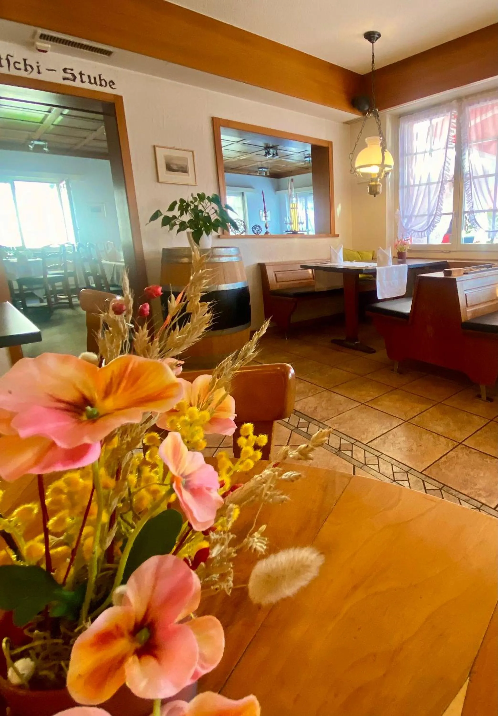 Restaurant/places to eat in Gasthof zum Roten Löwen