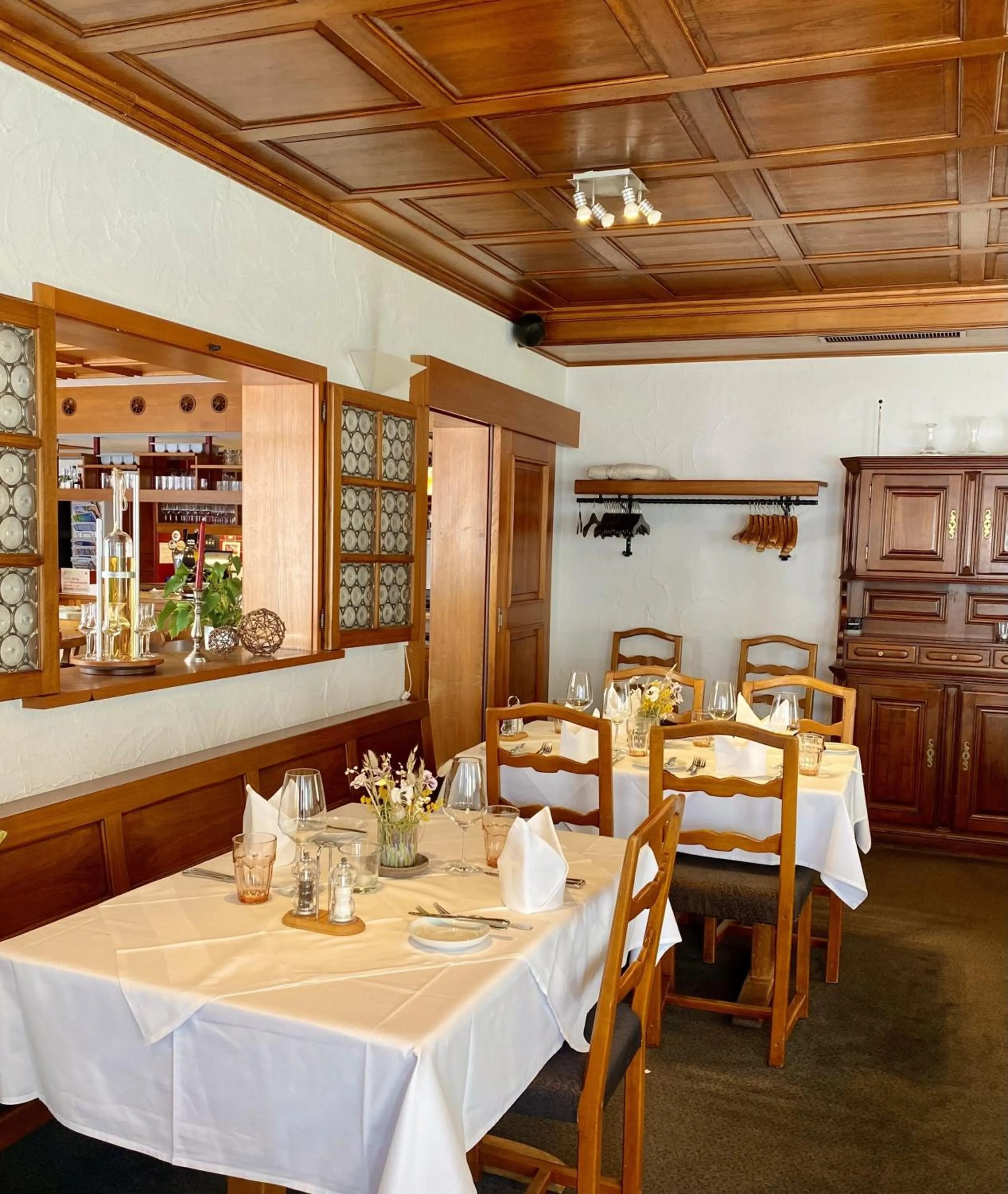 Restaurant/places to eat in Gasthof zum Roten Löwen