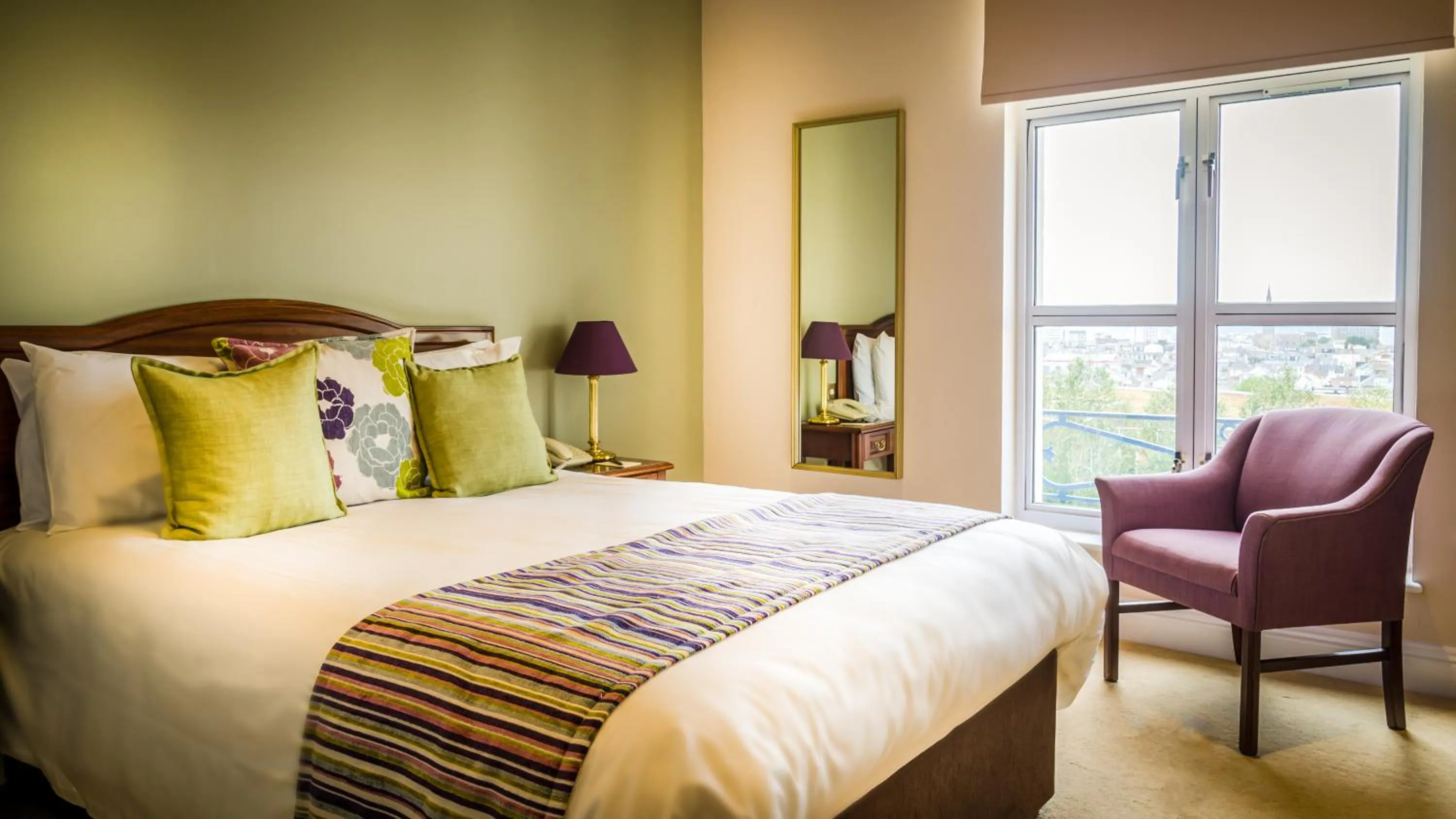 Bed in Hotel de France