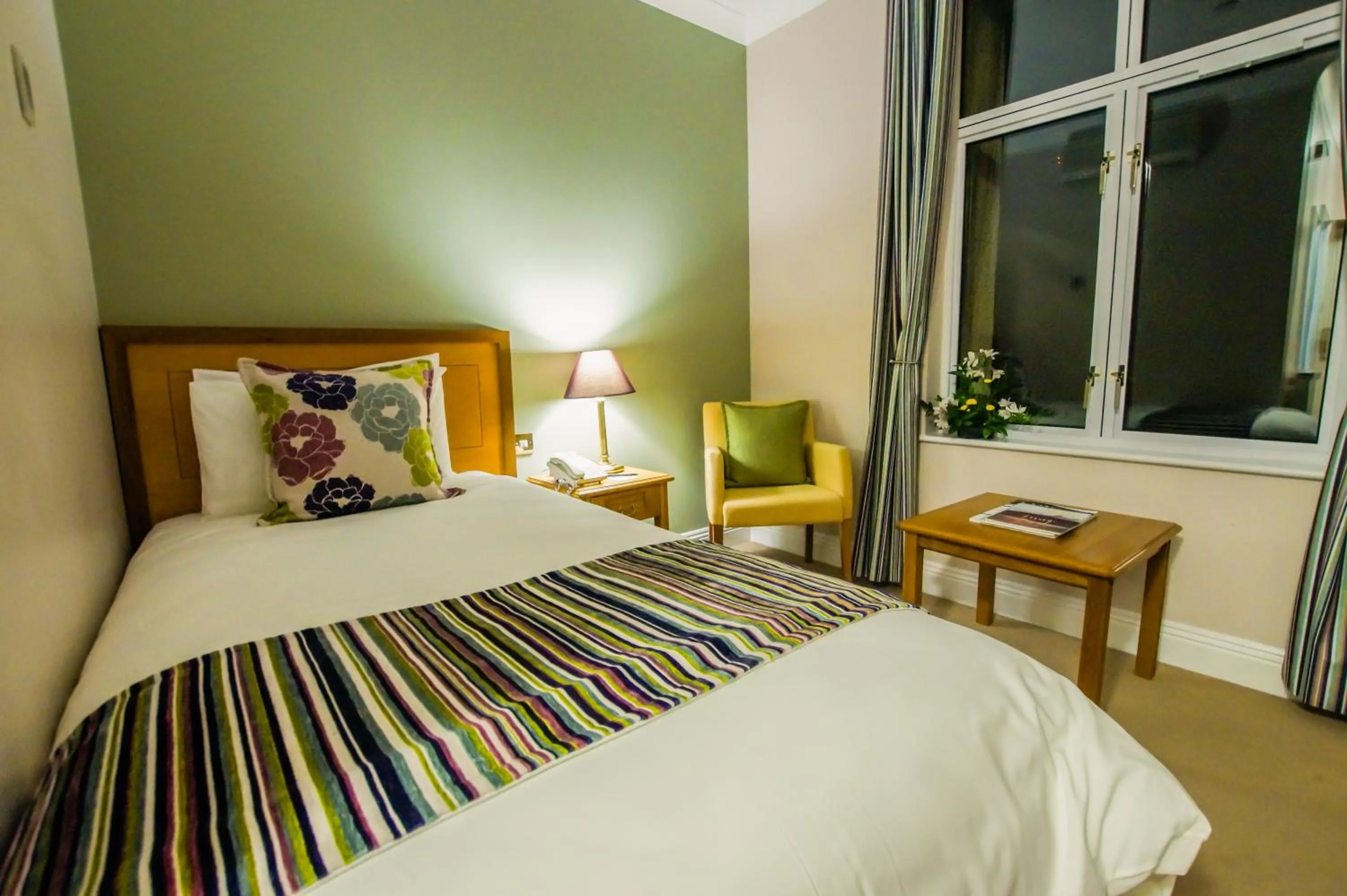 Bed in Hotel de France