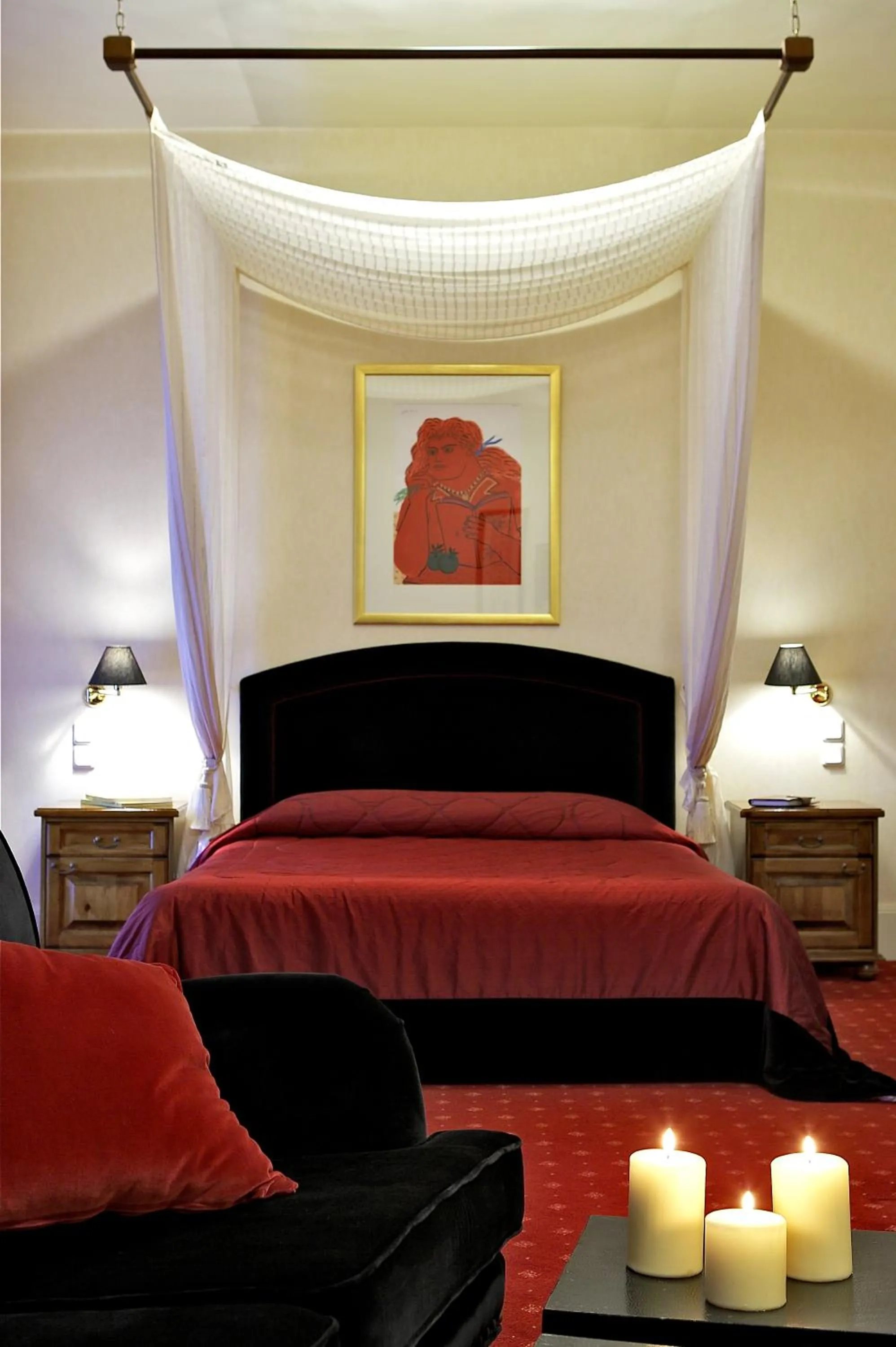 Decorative detail, Bed in Country Club Hotel & Suites