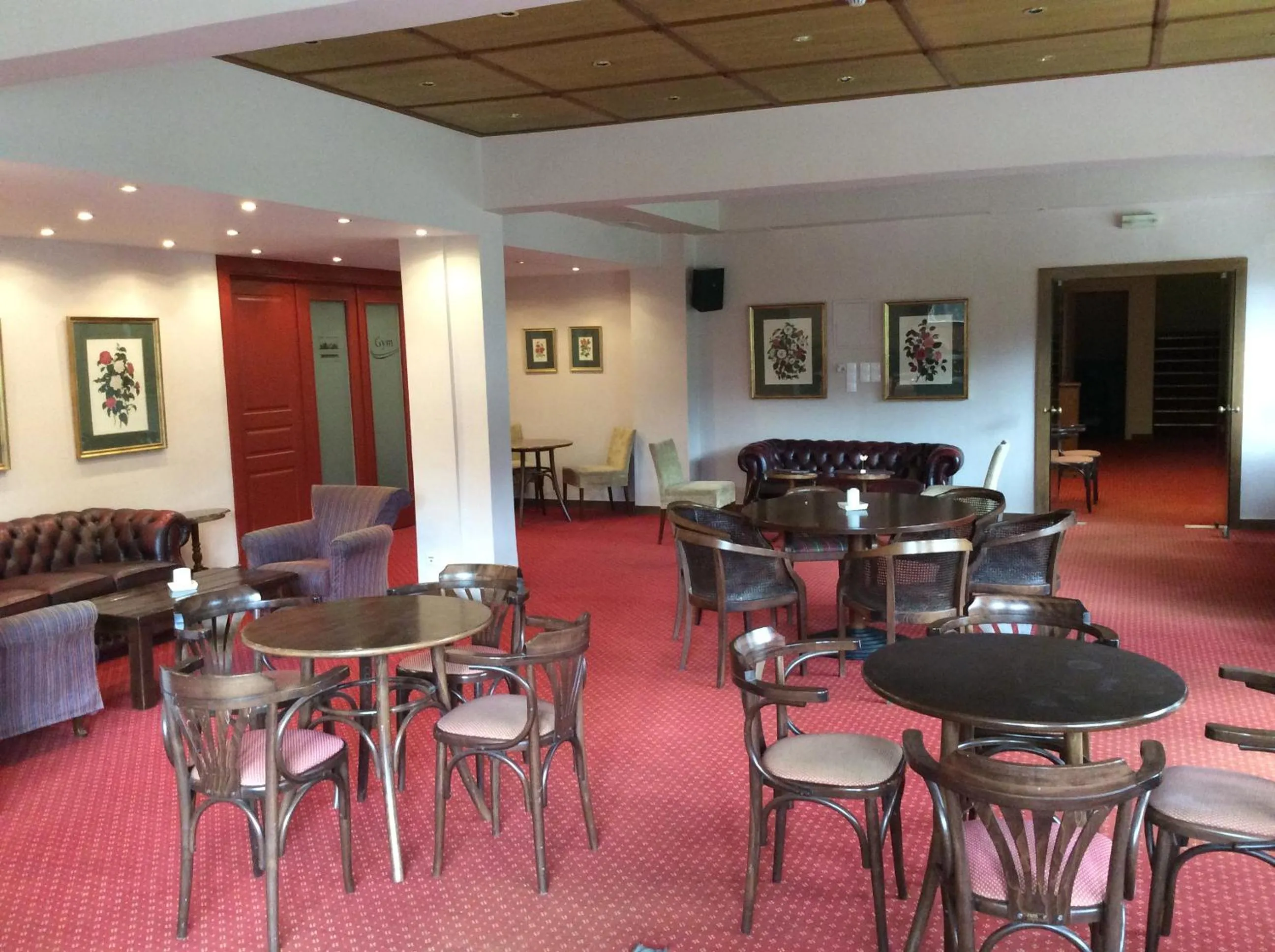 Meeting/conference room in Country Club Hotel & Suites