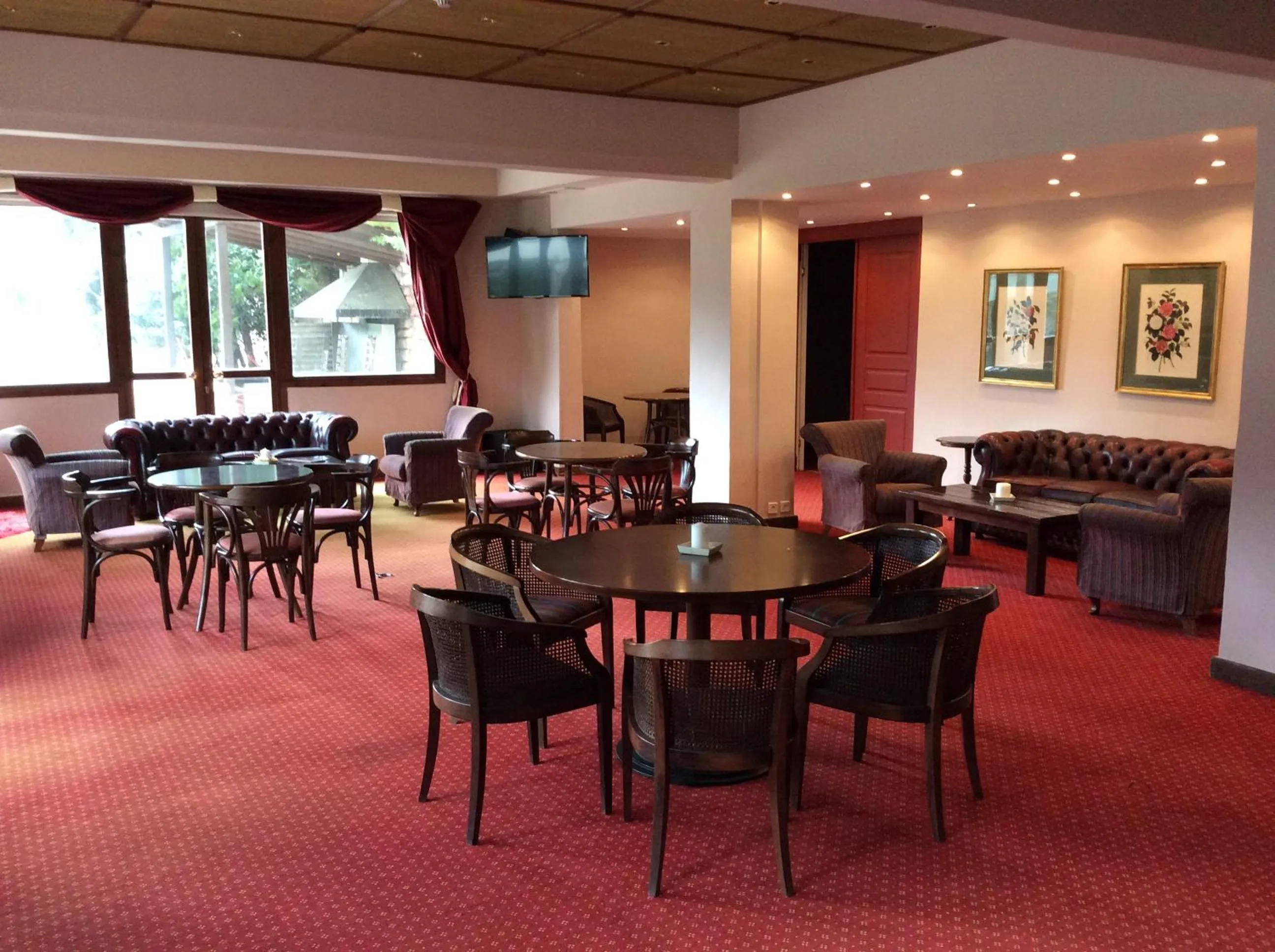 Meeting/conference room in Country Club Hotel & Suites