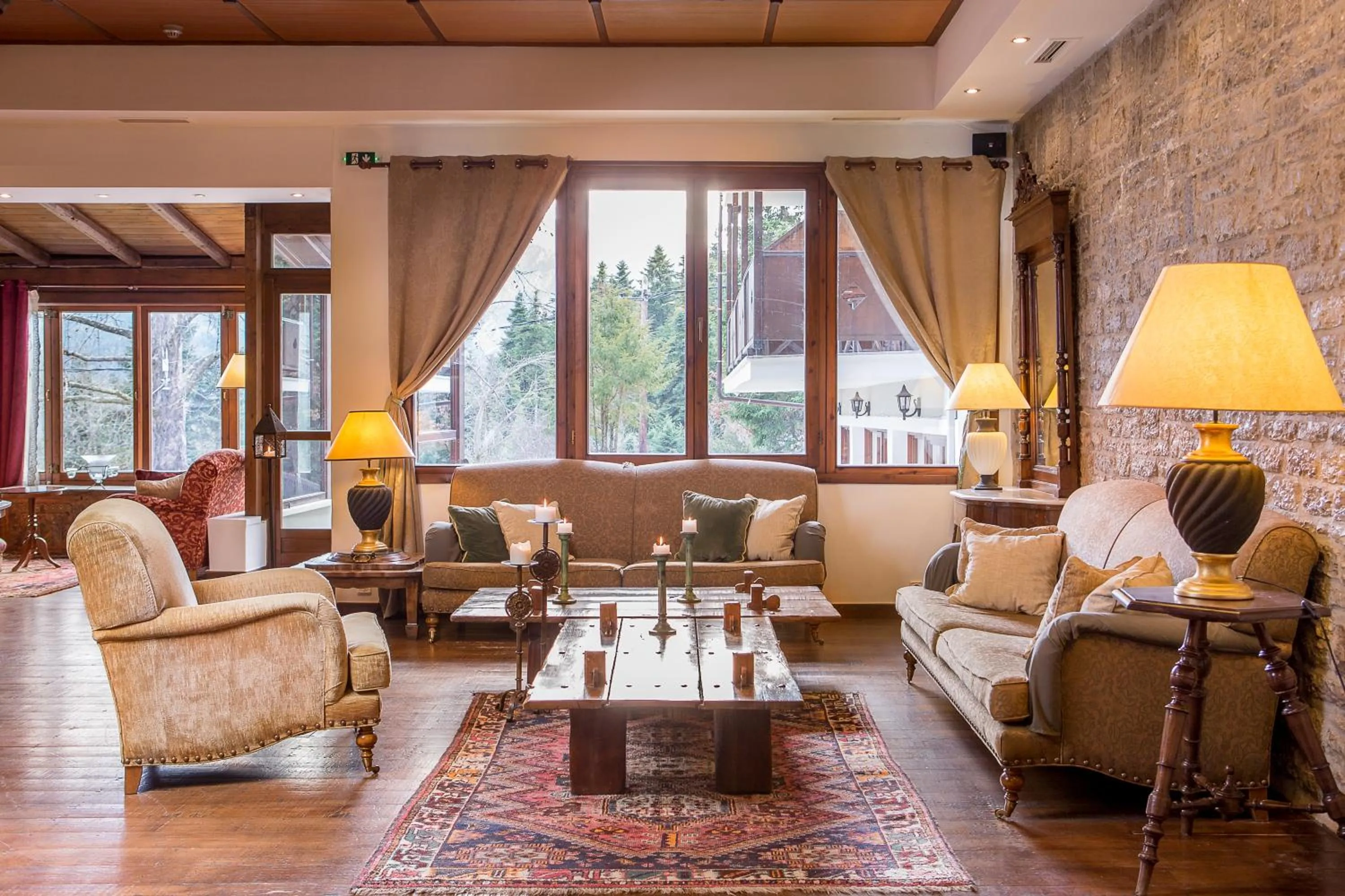 Lobby or reception in Country Club Hotel & Suites