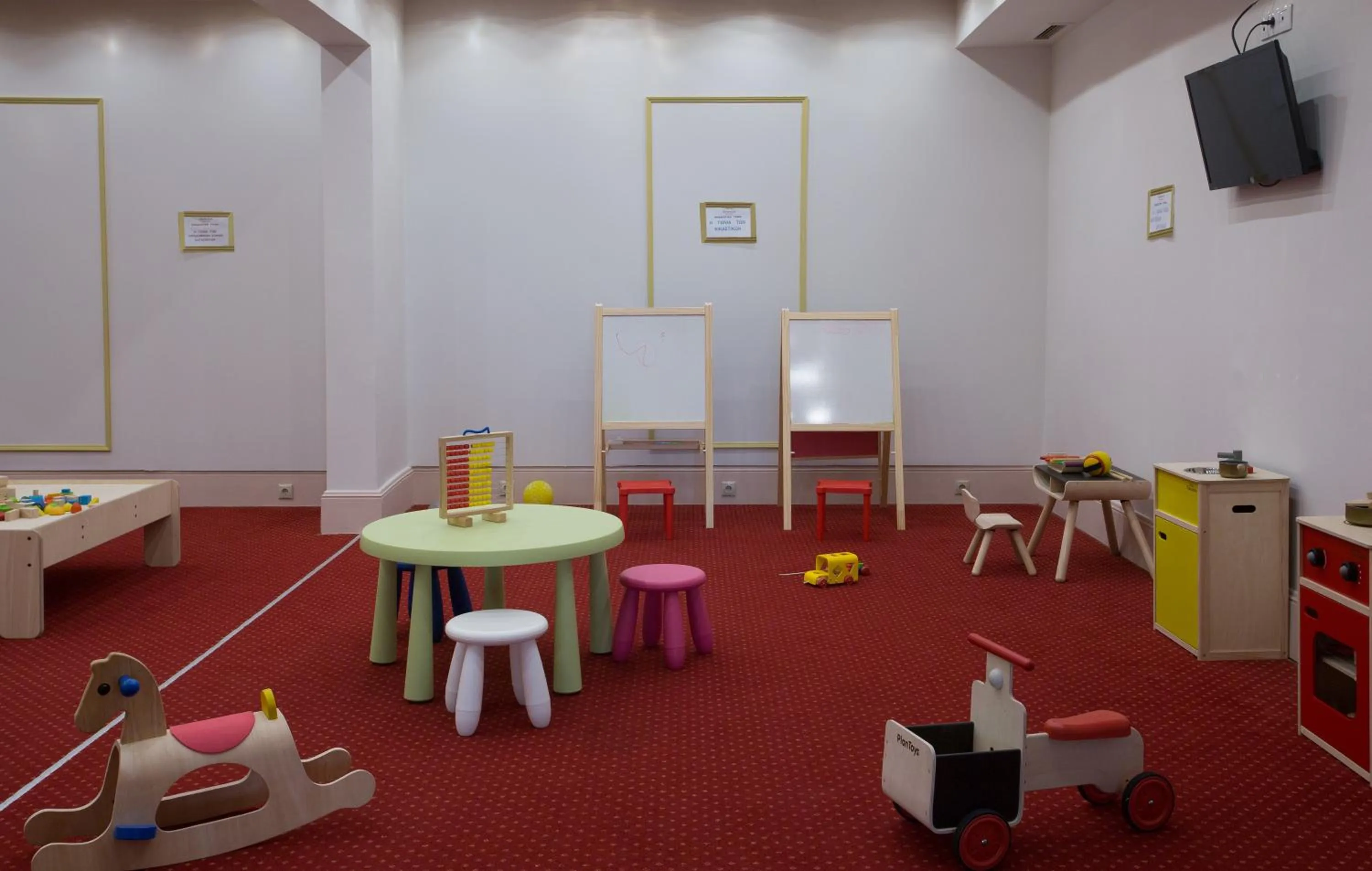 Children play ground in Country Club Hotel & Suites