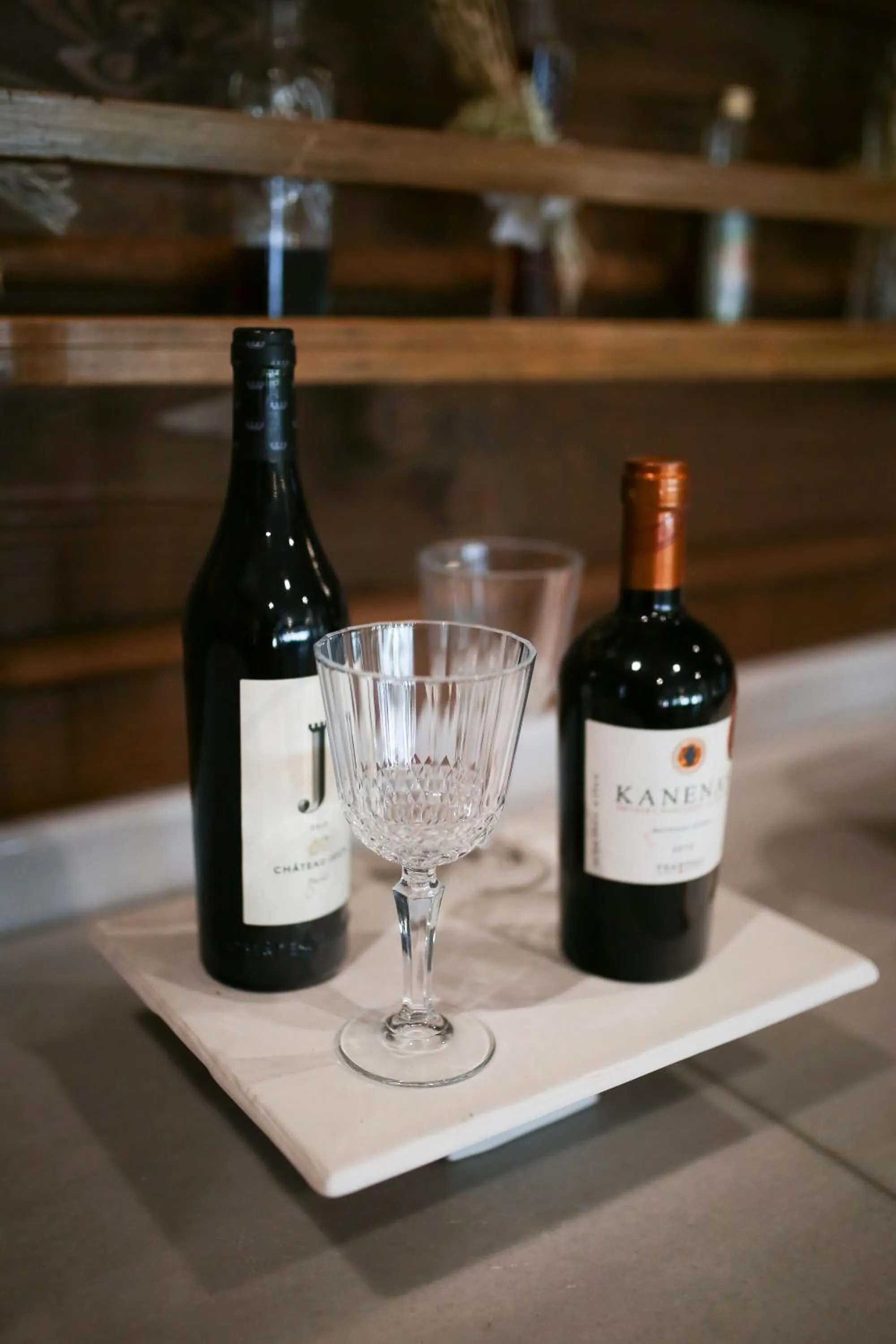 Alcoholic drinks in Country Club Hotel & Suites