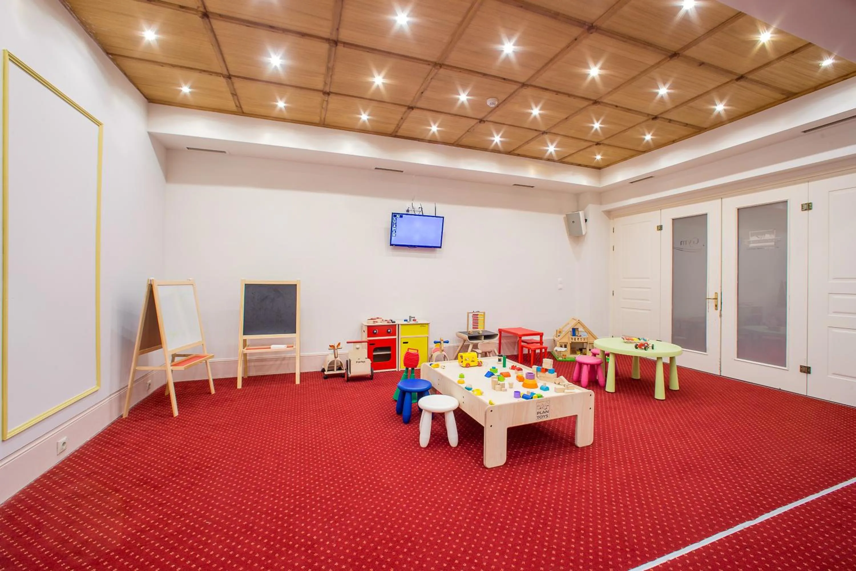 Area and facilities in Country Club Hotel & Suites