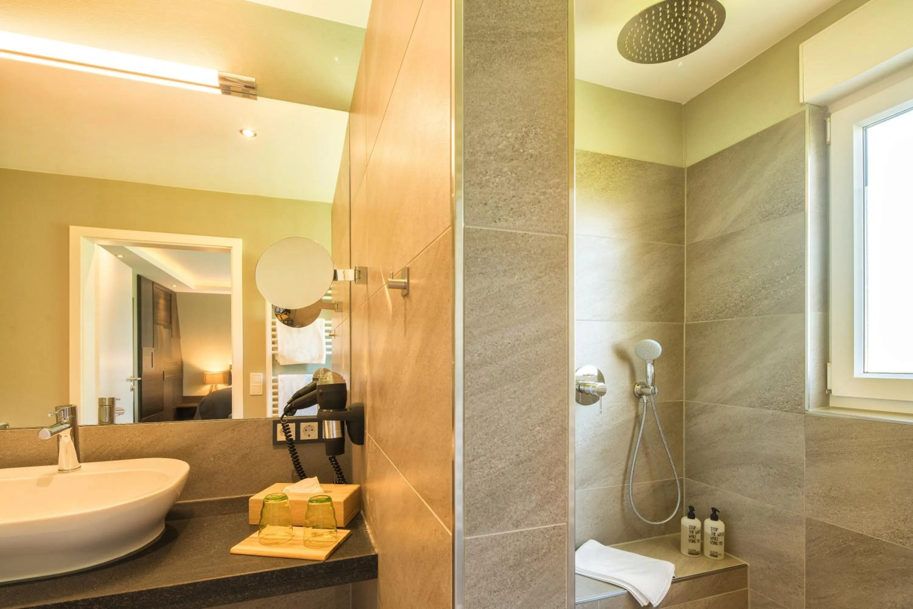 Shower in Pura Vida Hotel Cuxhaven