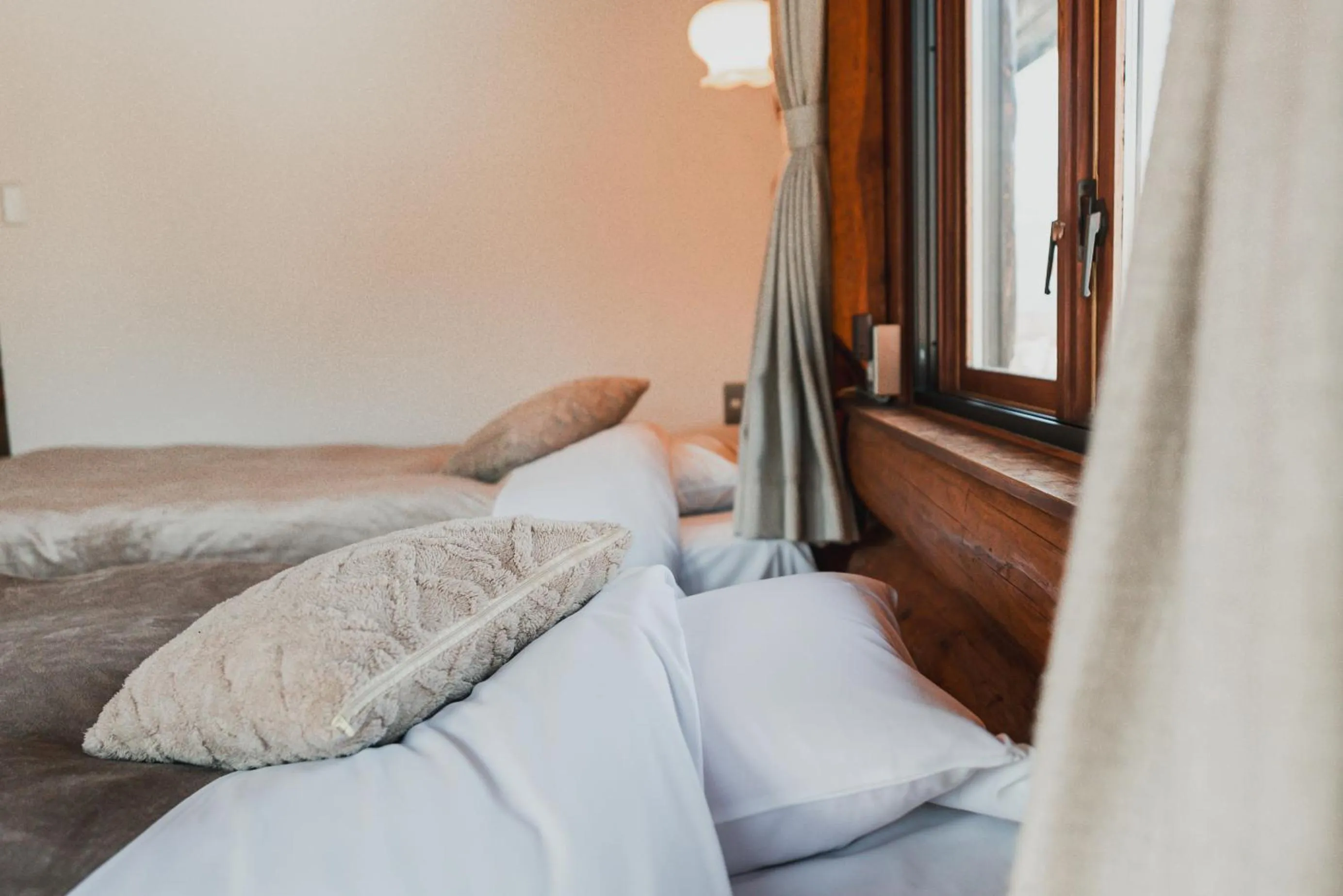 Photo of the whole room, Bed in Hakuba Pension & Log Hotel Meteor
