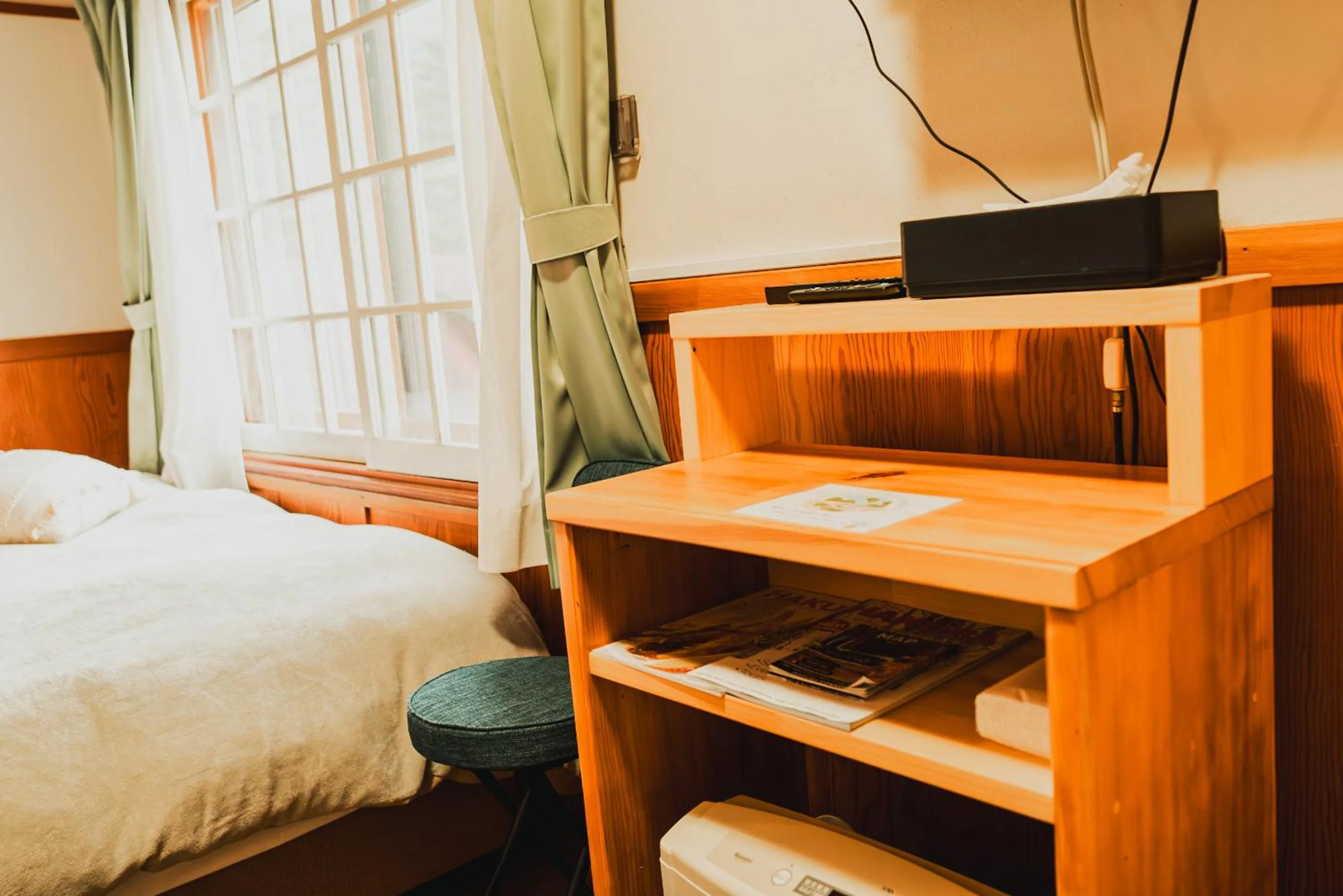 Photo of the whole room, Bed in Hakuba Pension & Log Hotel Meteor