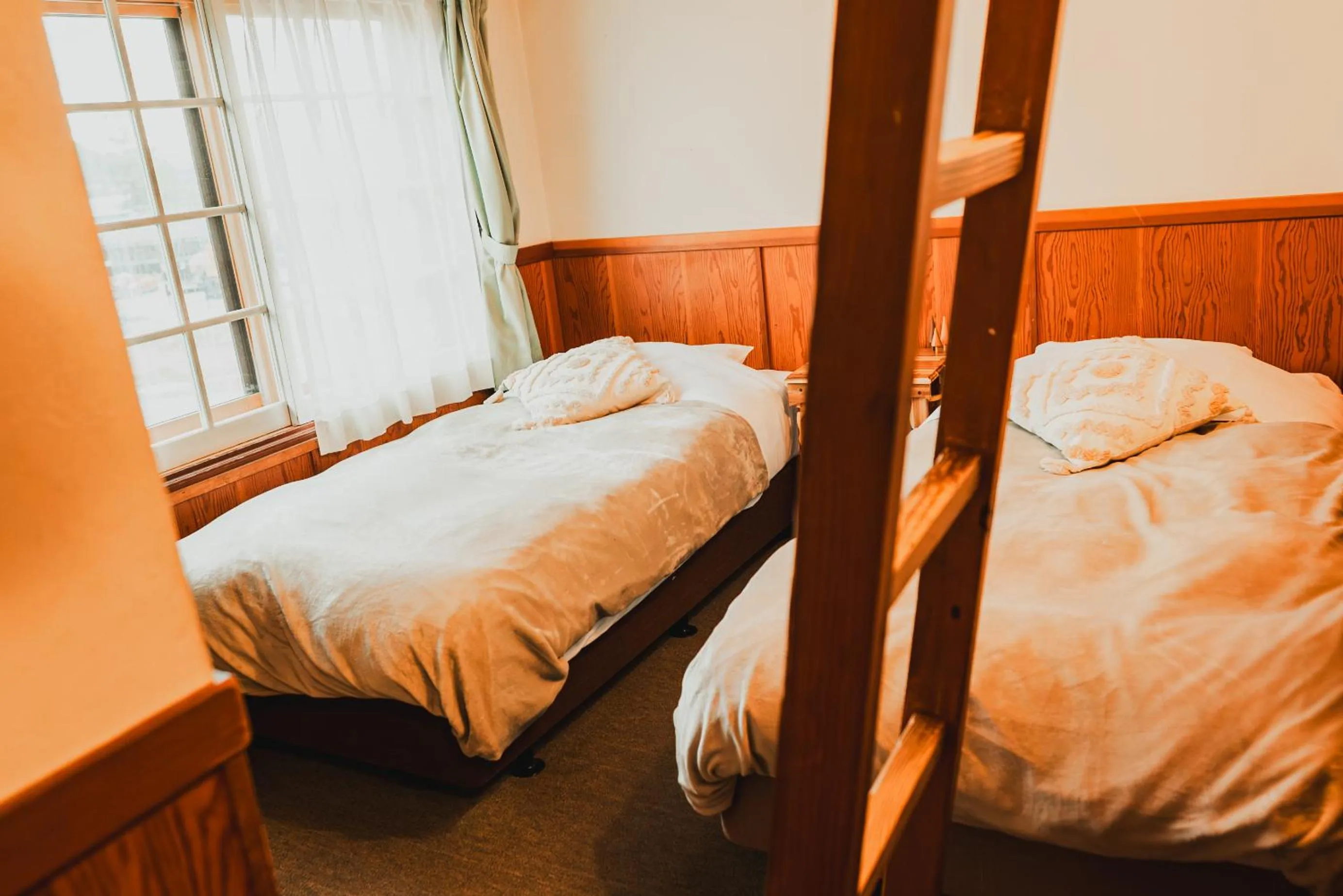 Photo of the whole room, Bed in Hakuba Pension & Log Hotel Meteor