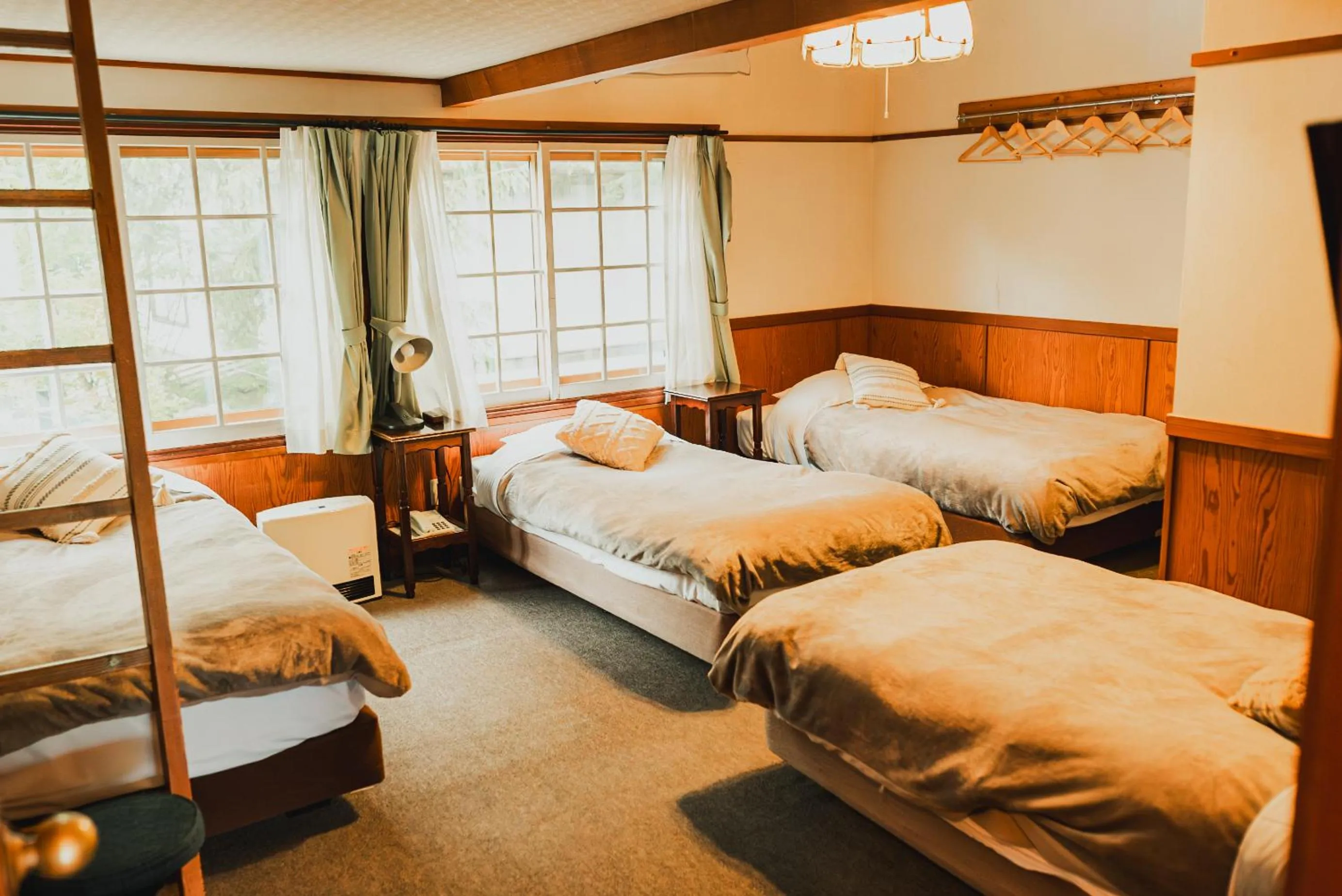 Photo of the whole room, Bed in Hakuba Pension & Log Hotel Meteor