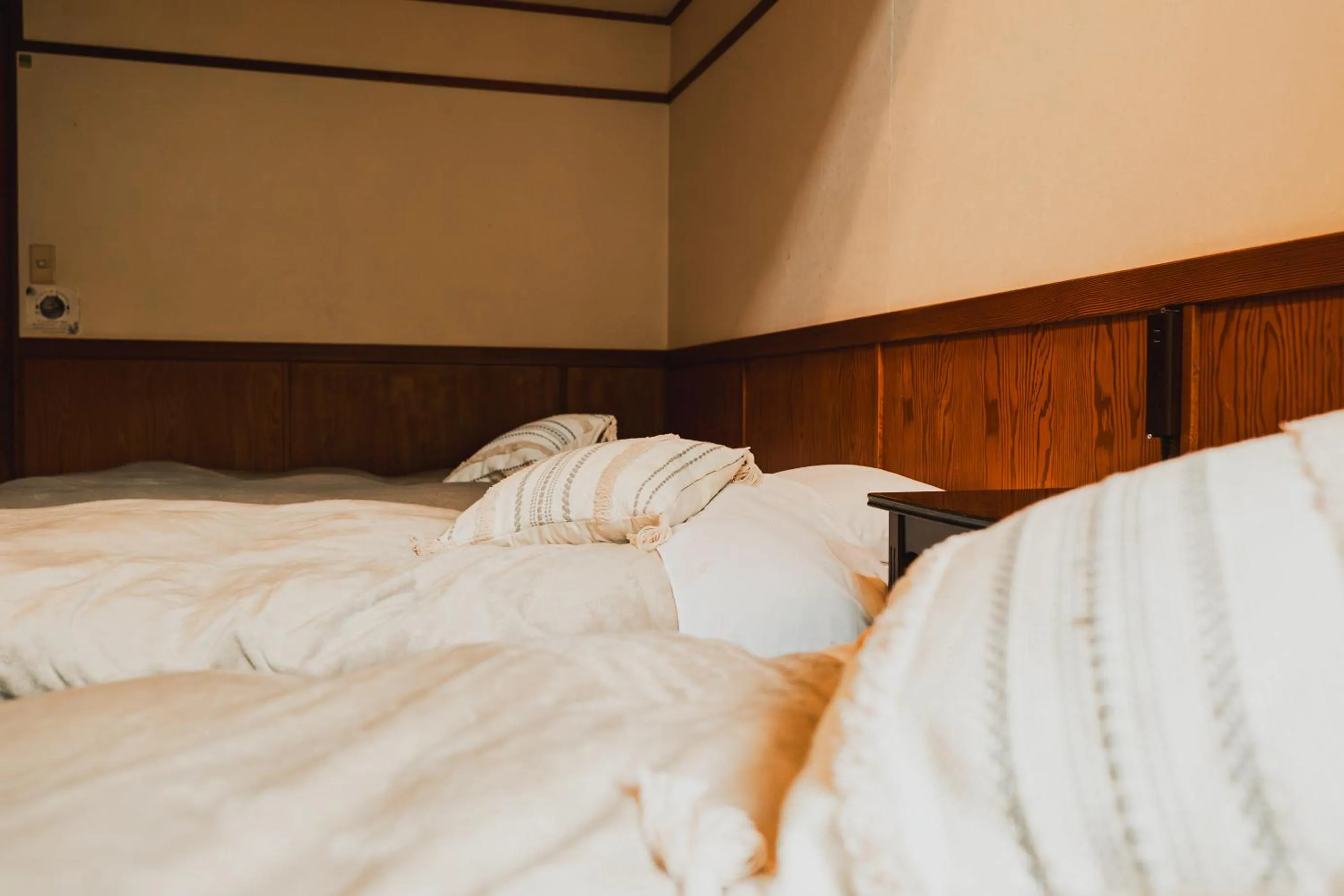 Photo of the whole room, Bed in Hakuba Pension & Log Hotel Meteor