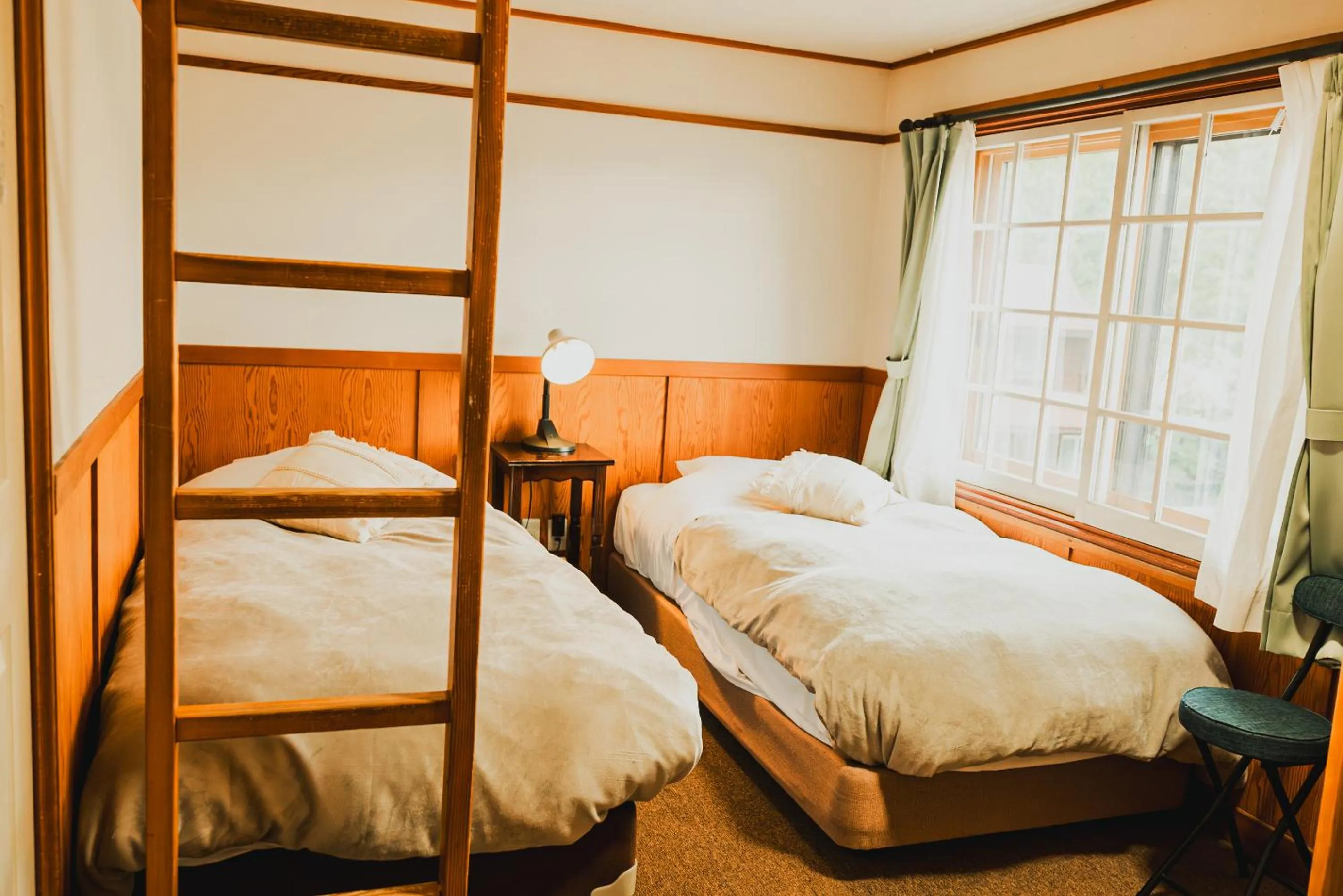 Photo of the whole room, Bed in Hakuba Pension & Log Hotel Meteor