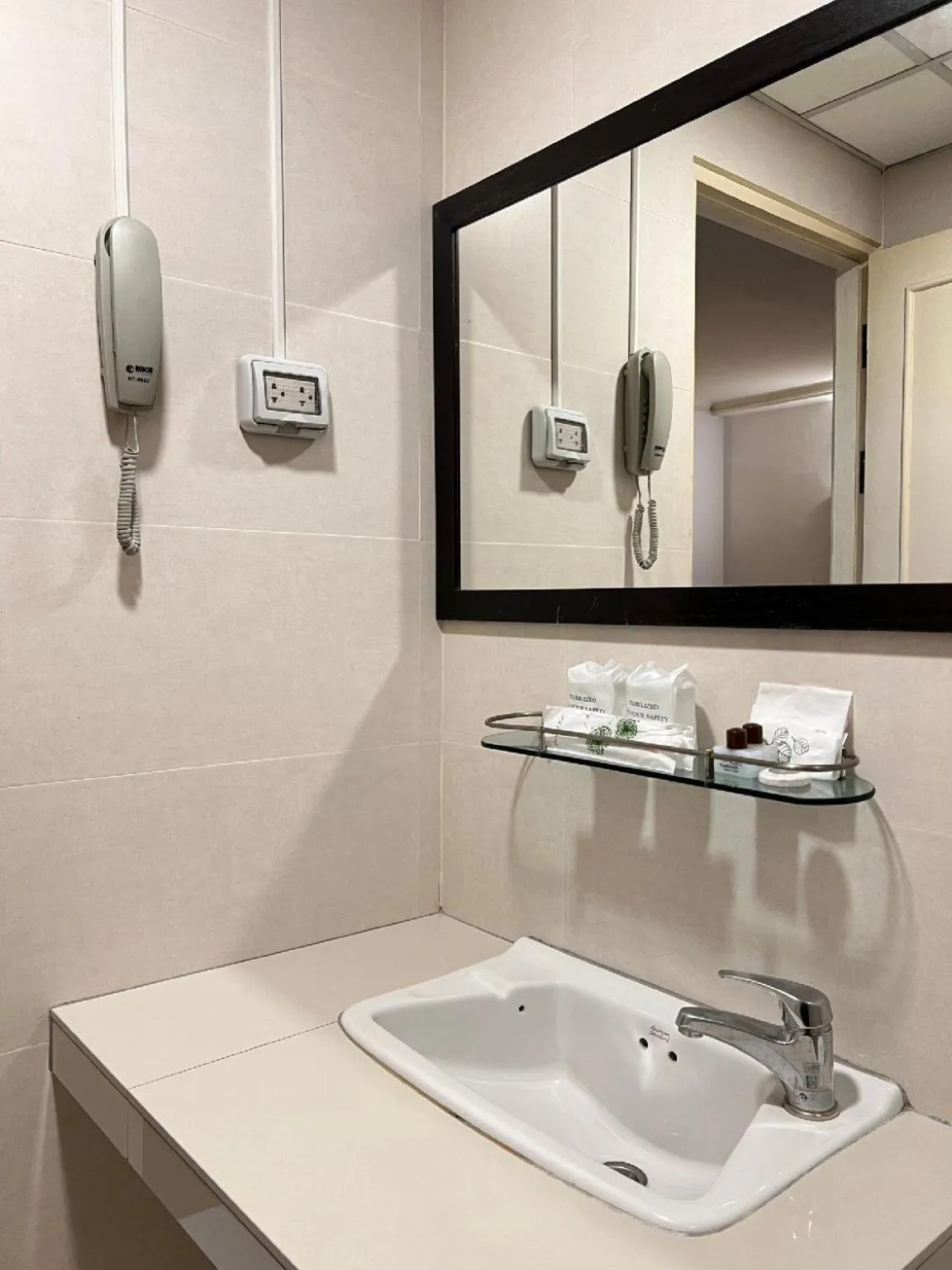 Summit Pavilion Hotel