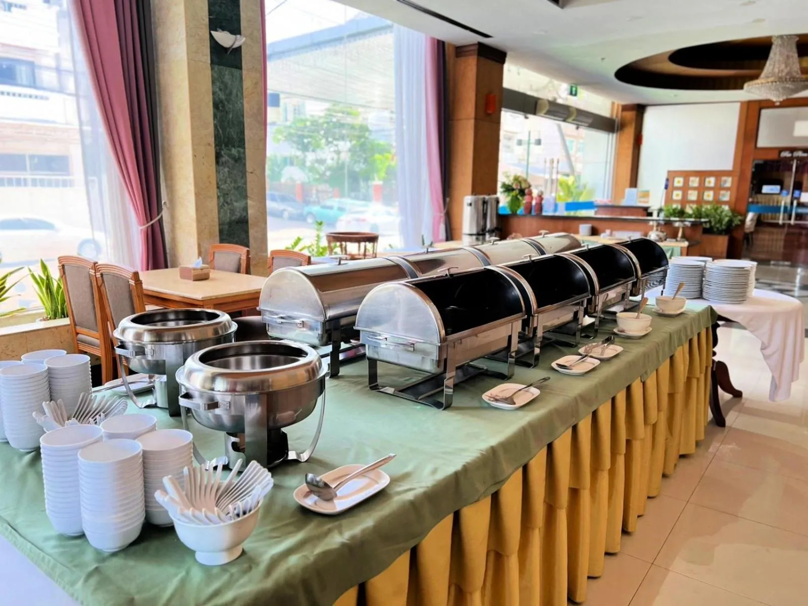 Breakfast in Summit Pavilion Hotel