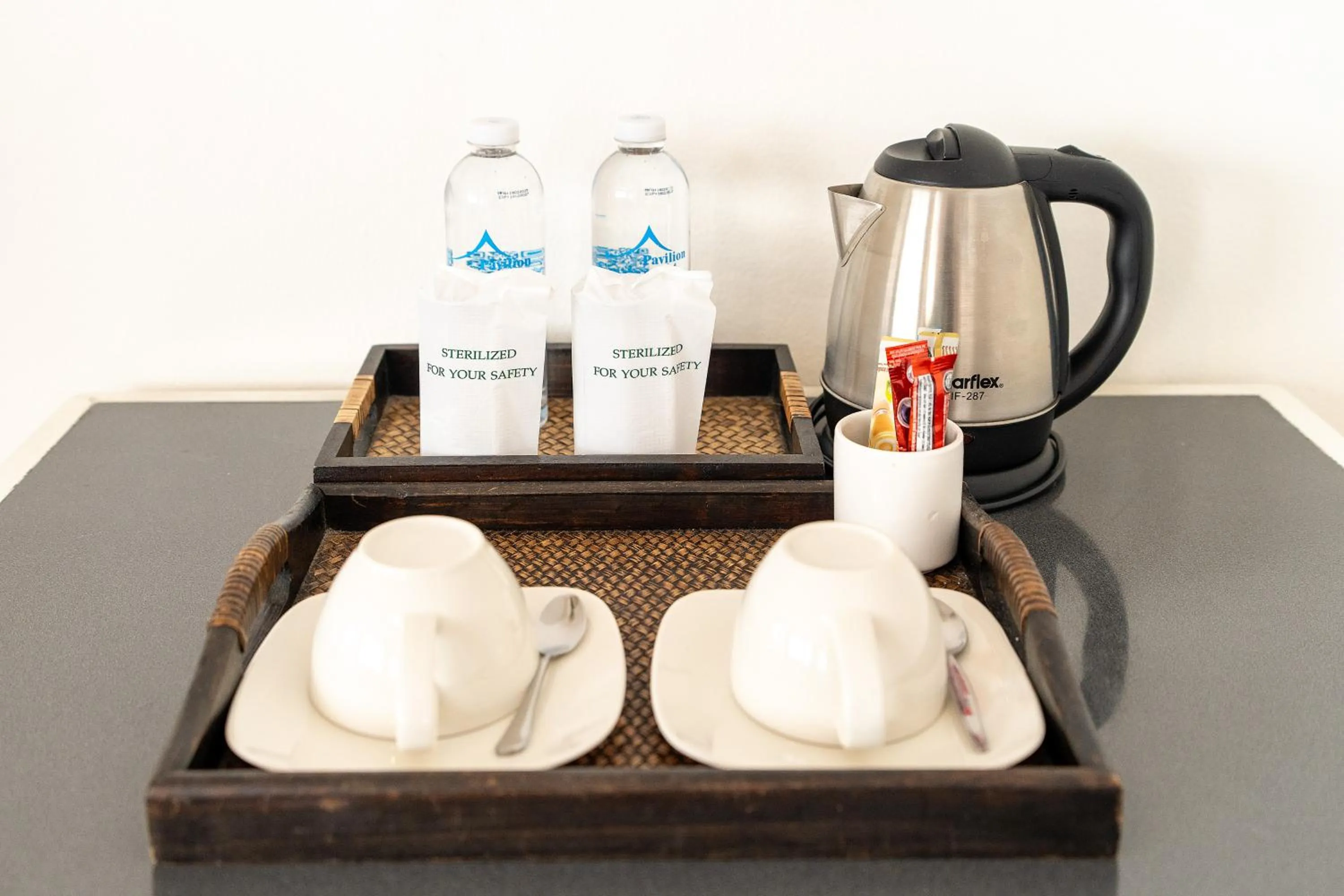 Coffee/tea facilities in Summit Pavilion Hotel