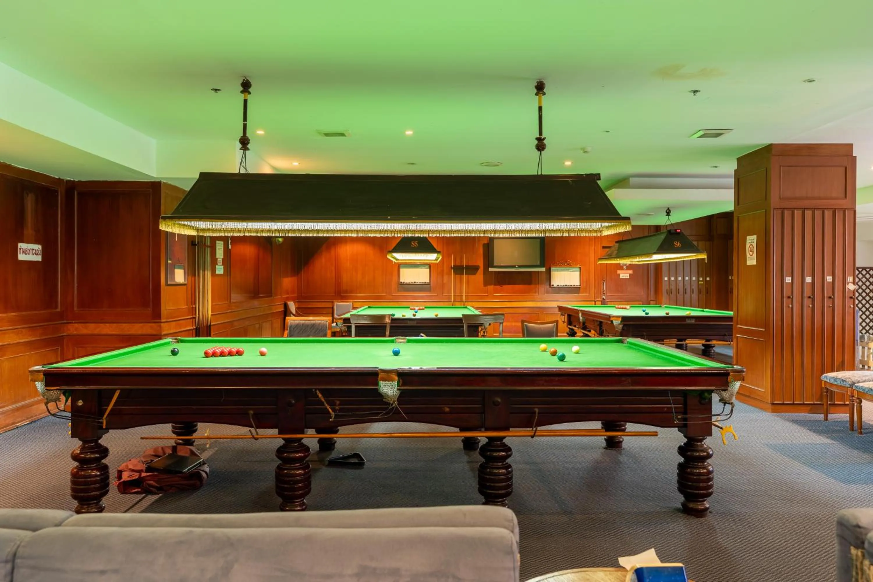 Billiard in Summit Pavilion Hotel