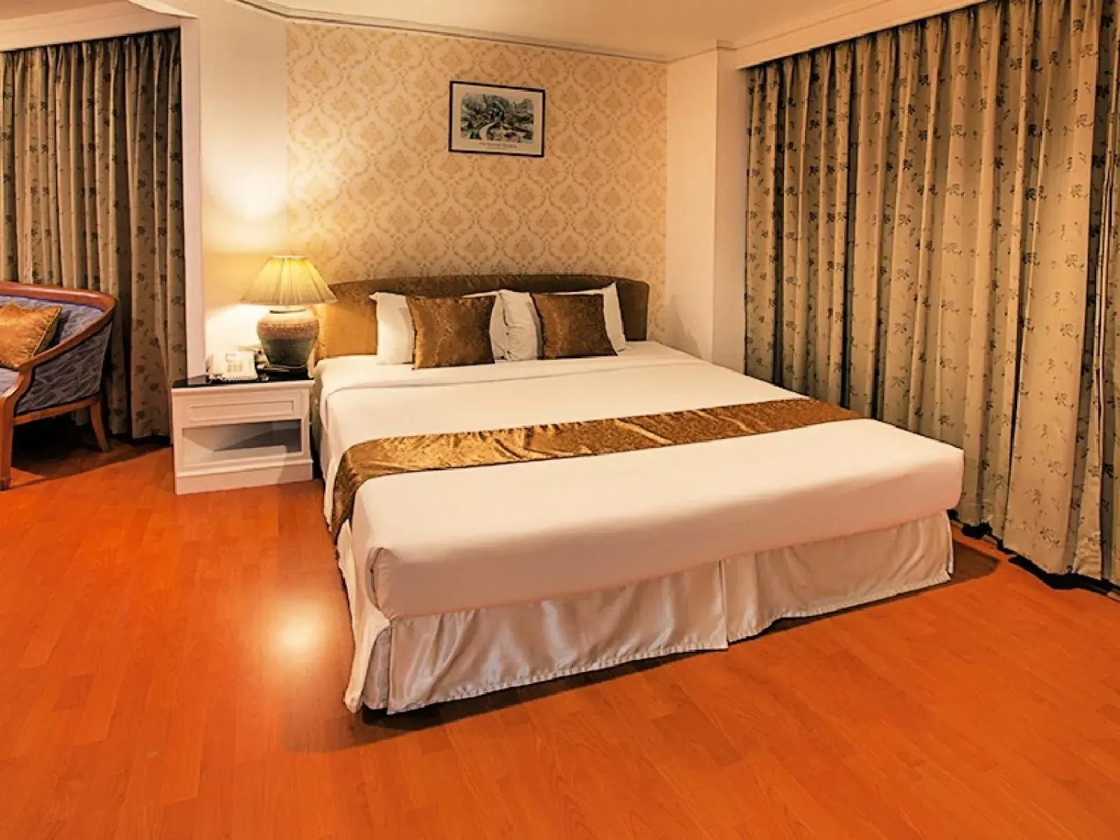 Superior Double Studio in Summit Pavilion Hotel Superior Double Studio in Summit Pavilion Hotel