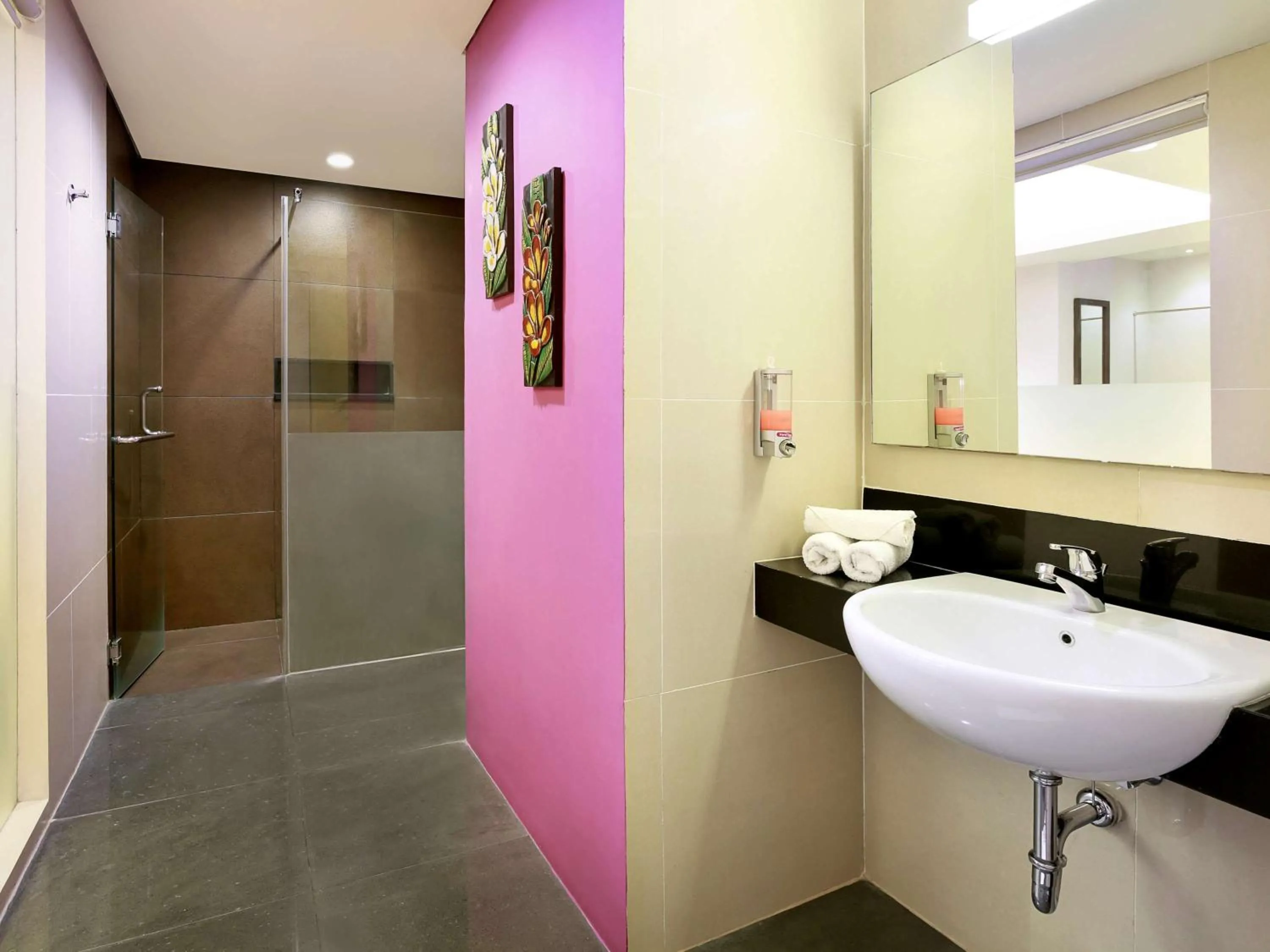 Photo of the whole room in Primera Hotel Seminyak