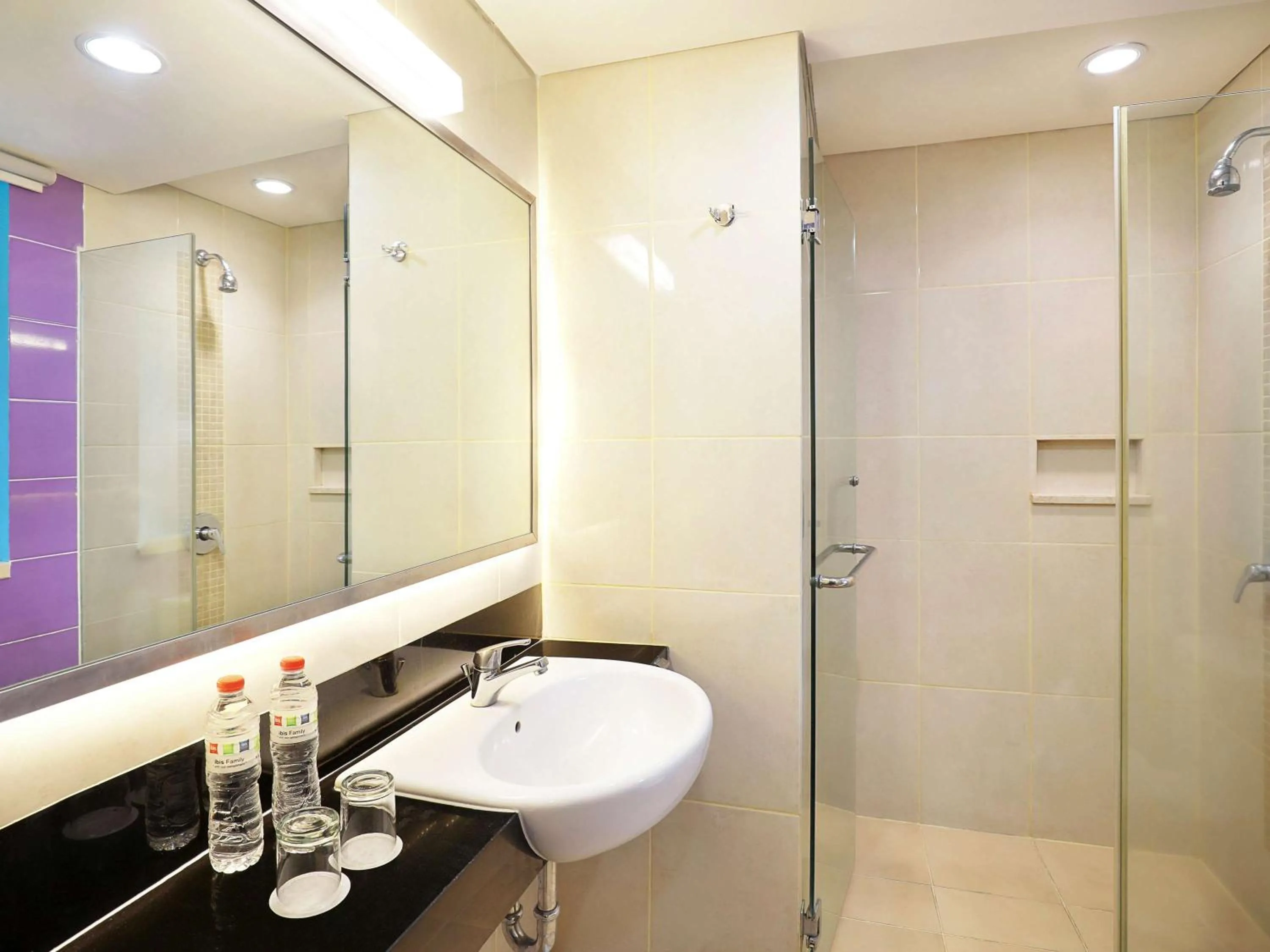 Photo of the whole room in Primera Hotel Seminyak