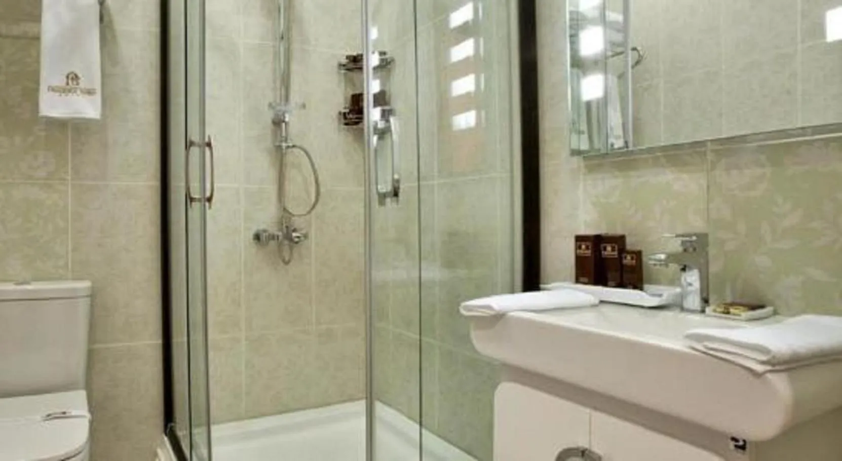 Shower in Paradise Hotel Baku